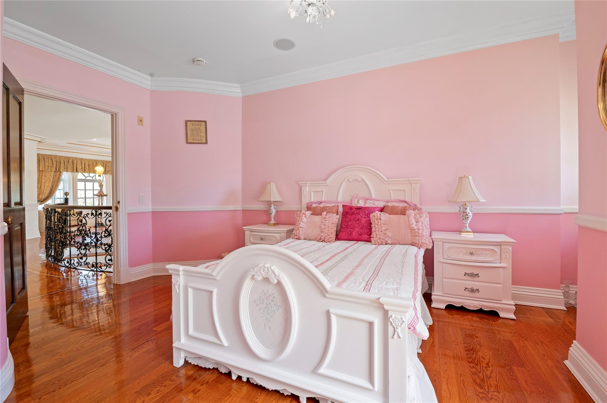 8 Tatem Way, Old Westbury, NY 11568