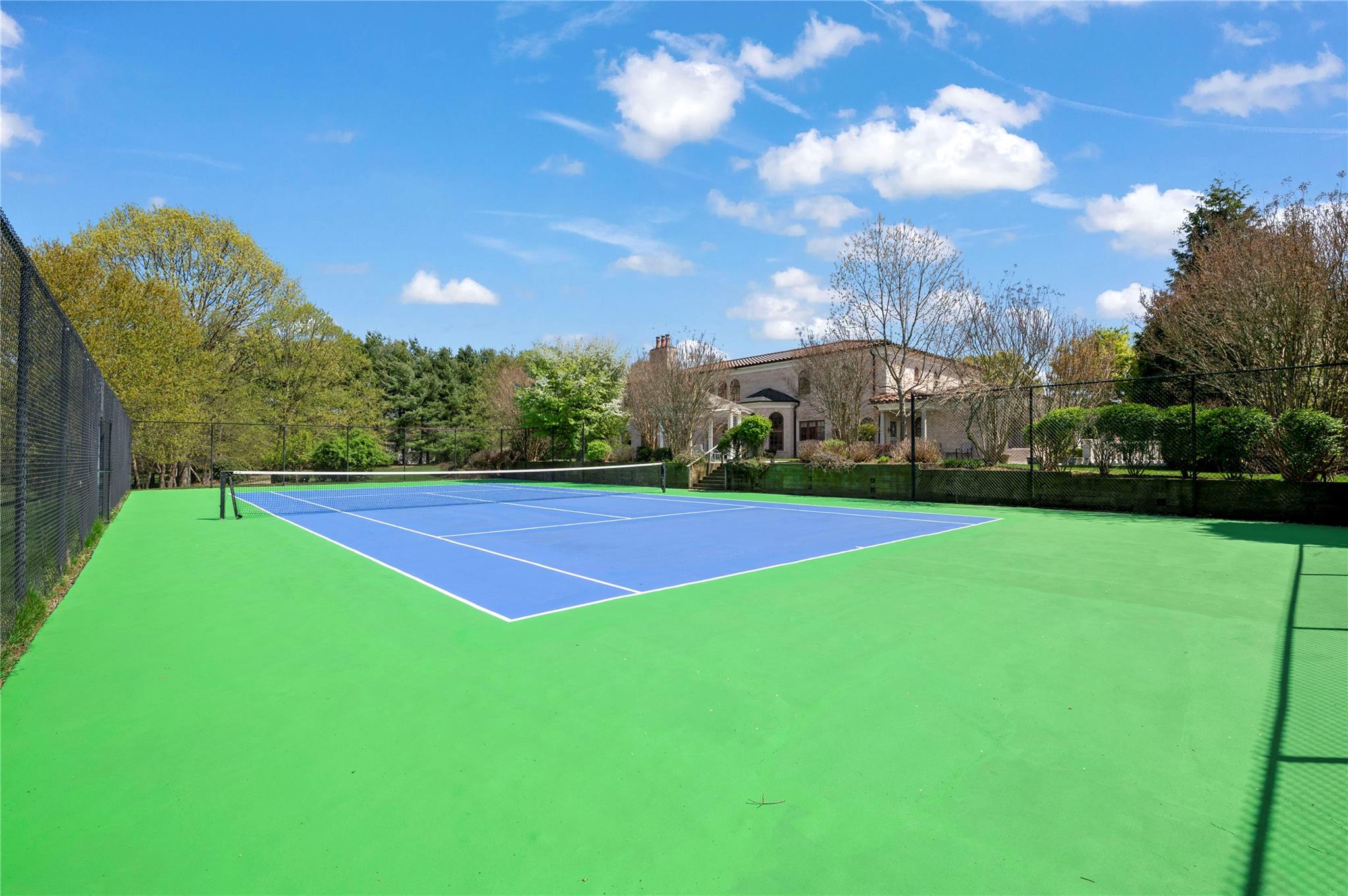 8 Tatem Way, Old Westbury, NY 11568