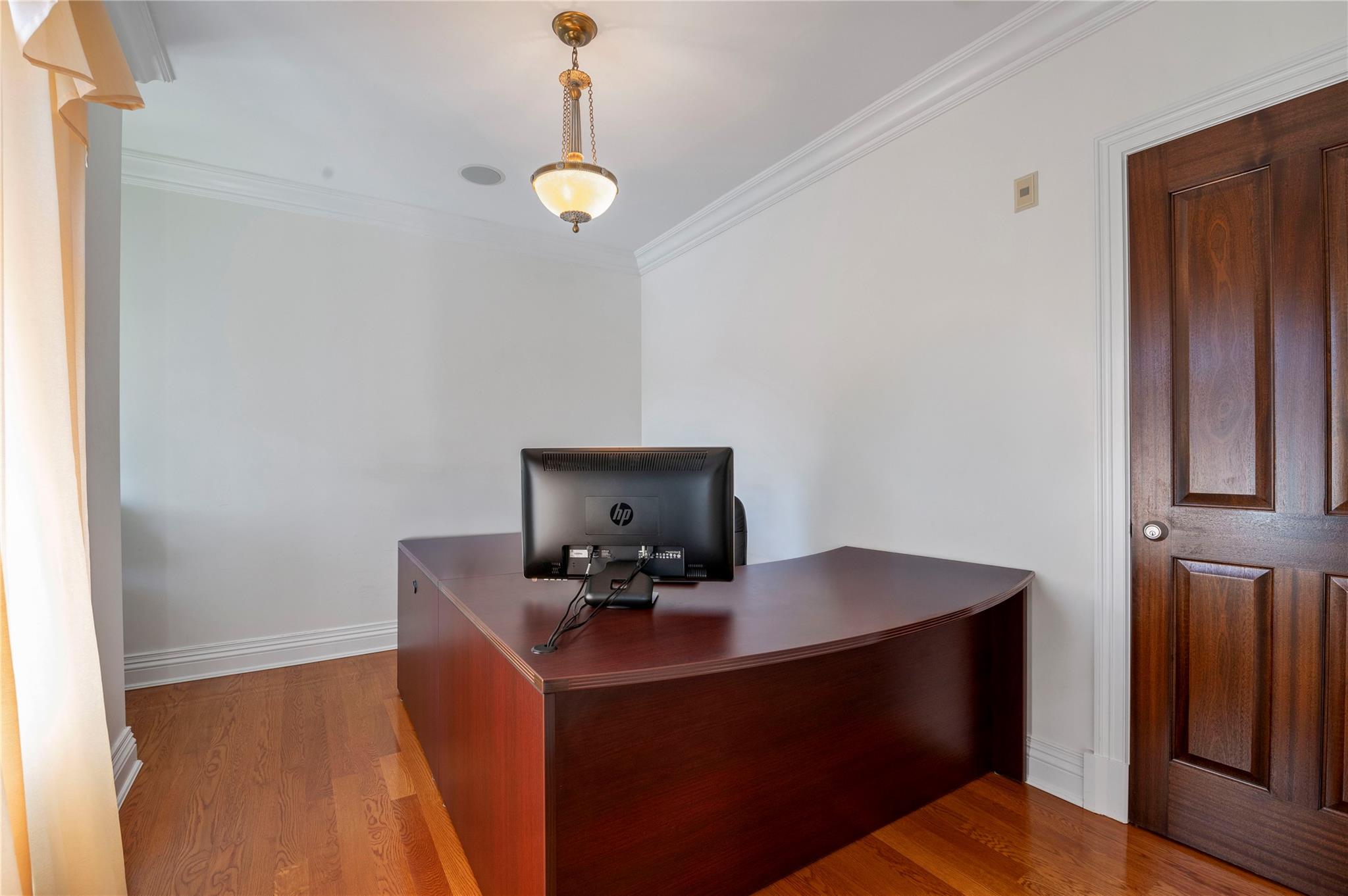 8 Tatem Way, Old Westbury, NY 11568