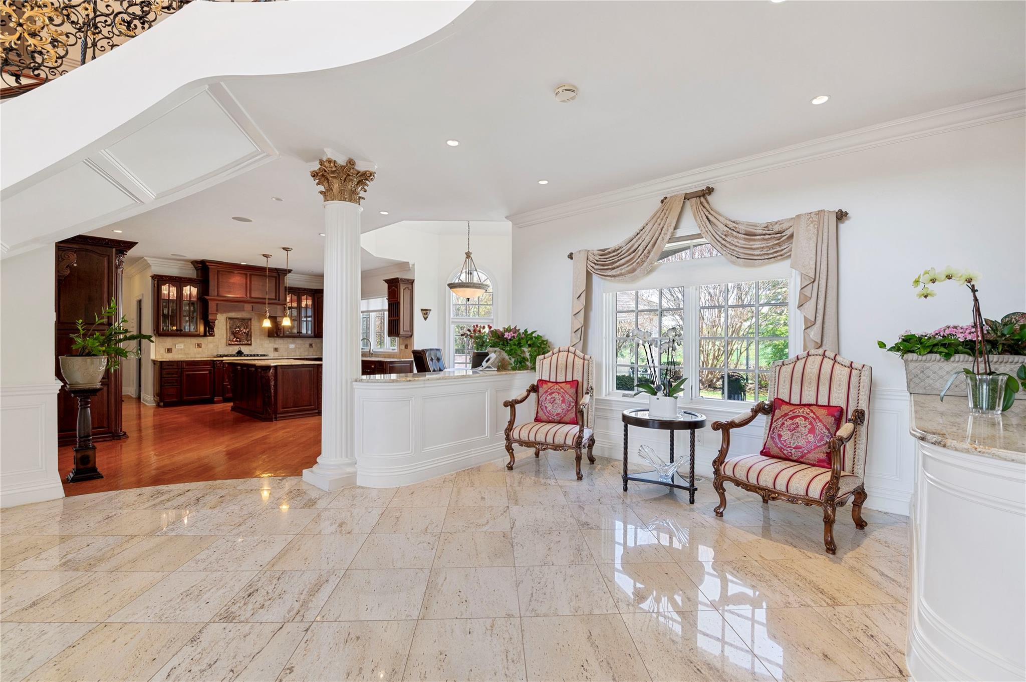 8 Tatem Way, Old Westbury, NY 11568