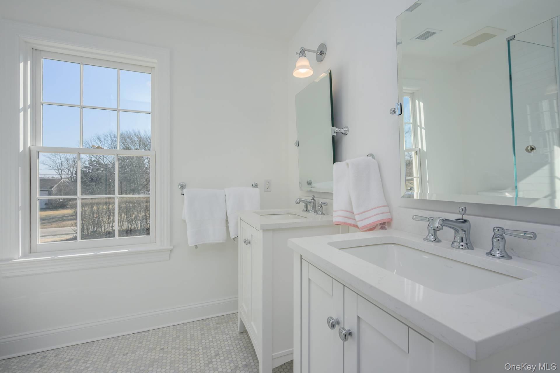 25 Oldfield Road, Southampton, NY 11968