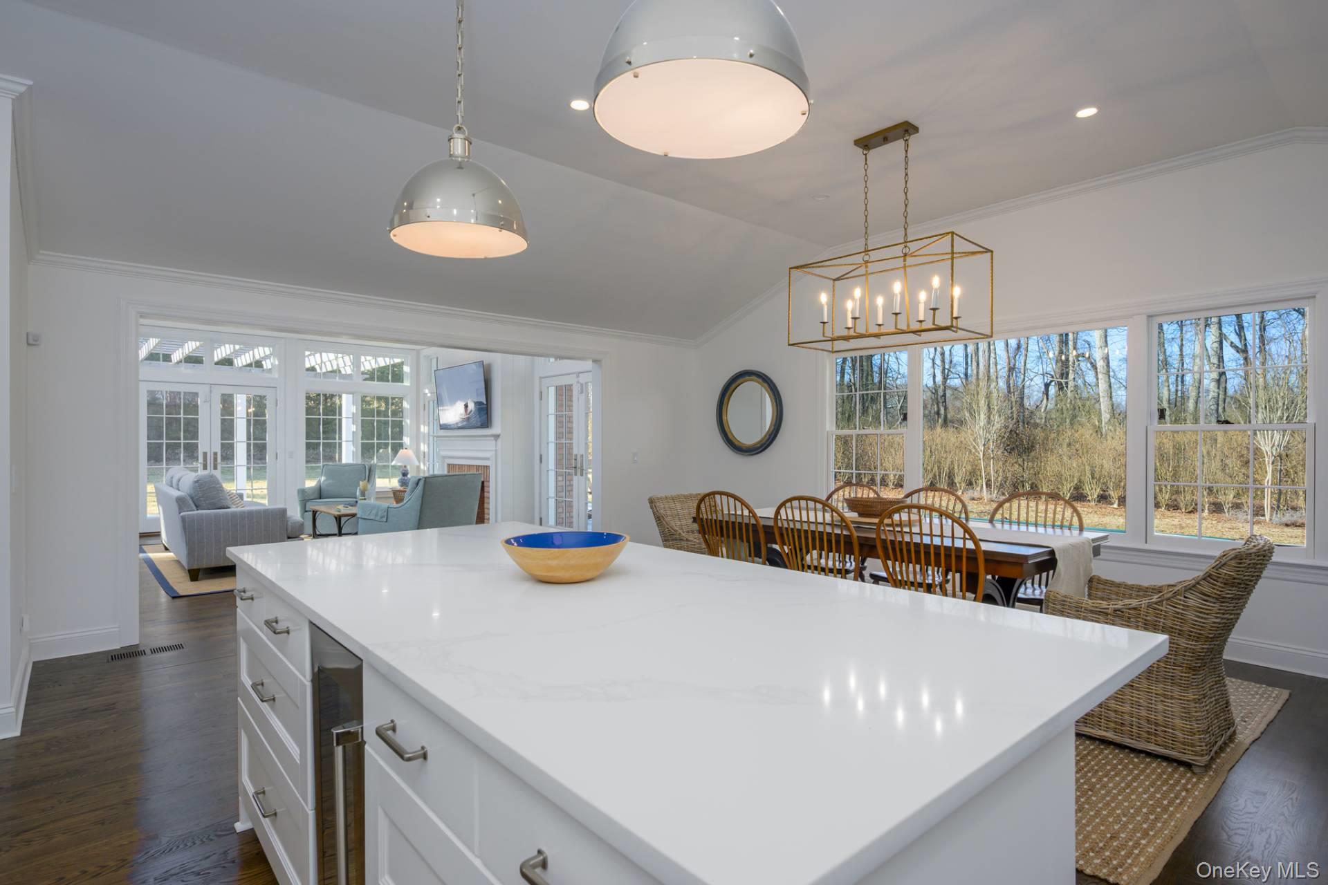 25 Oldfield Road, Southampton, NY 11968