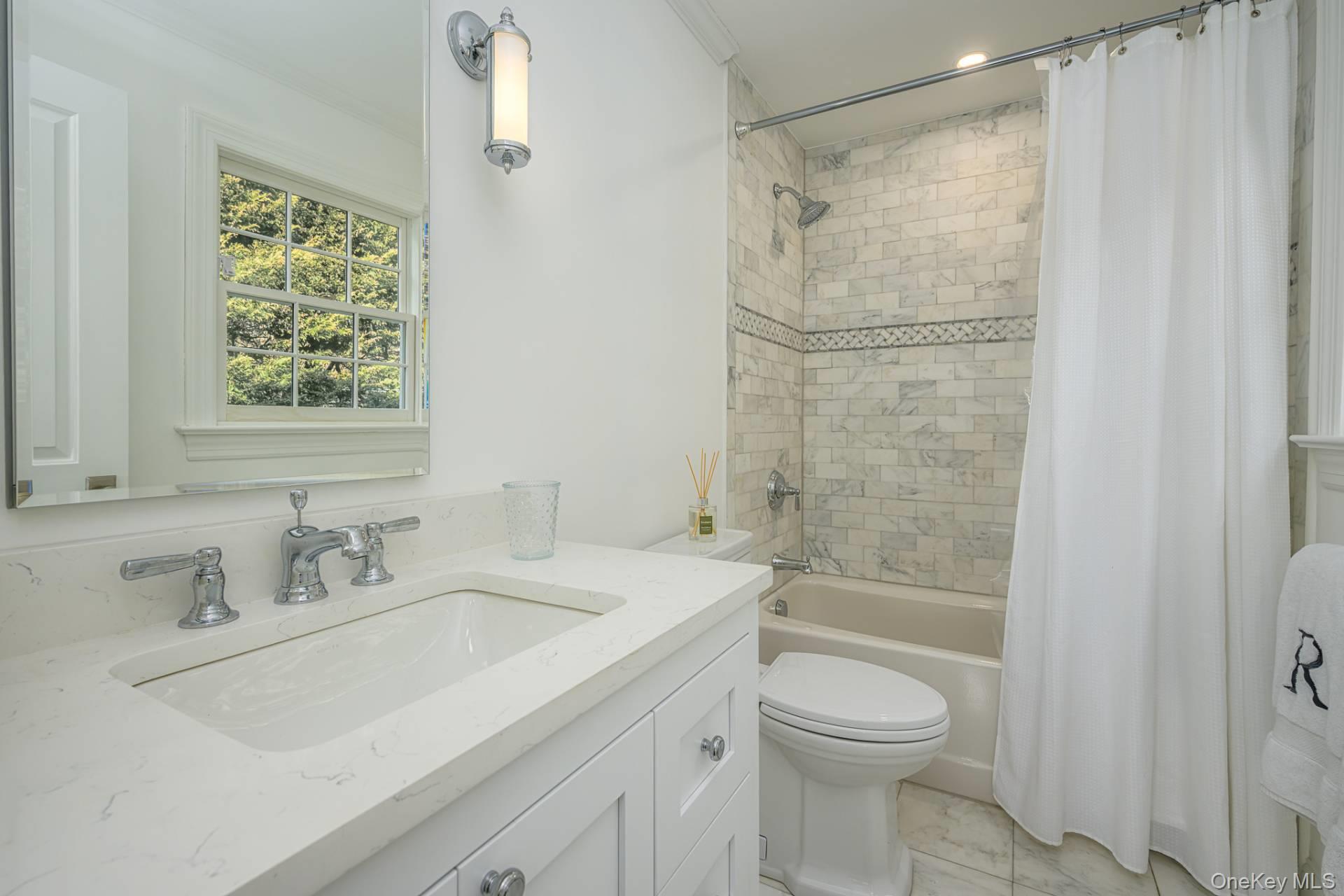 25 Oldfield Road, Southampton, NY 11968