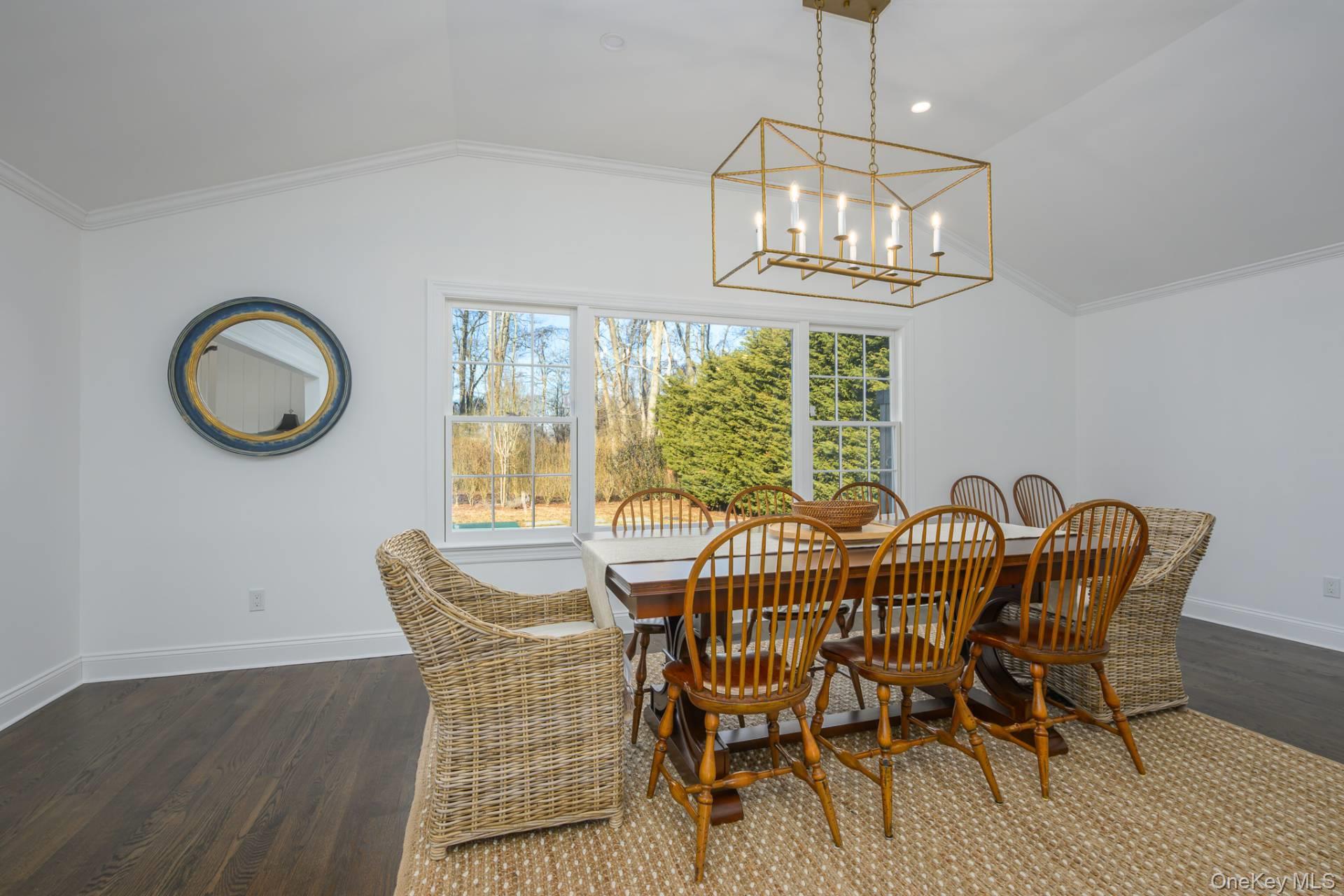 25 Oldfield Road, Southampton, NY 11968