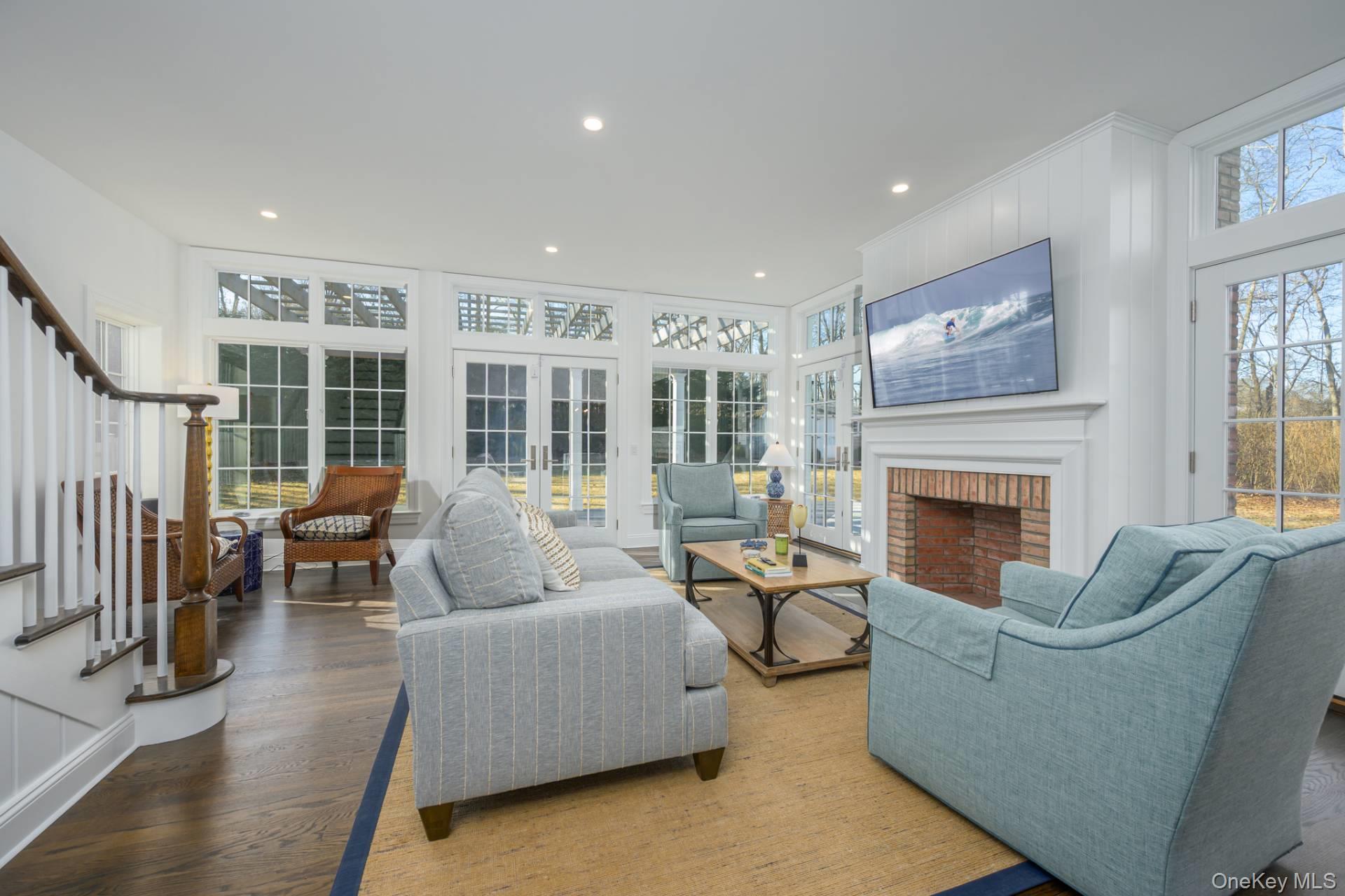 25 Oldfield Road, Southampton, NY 11968