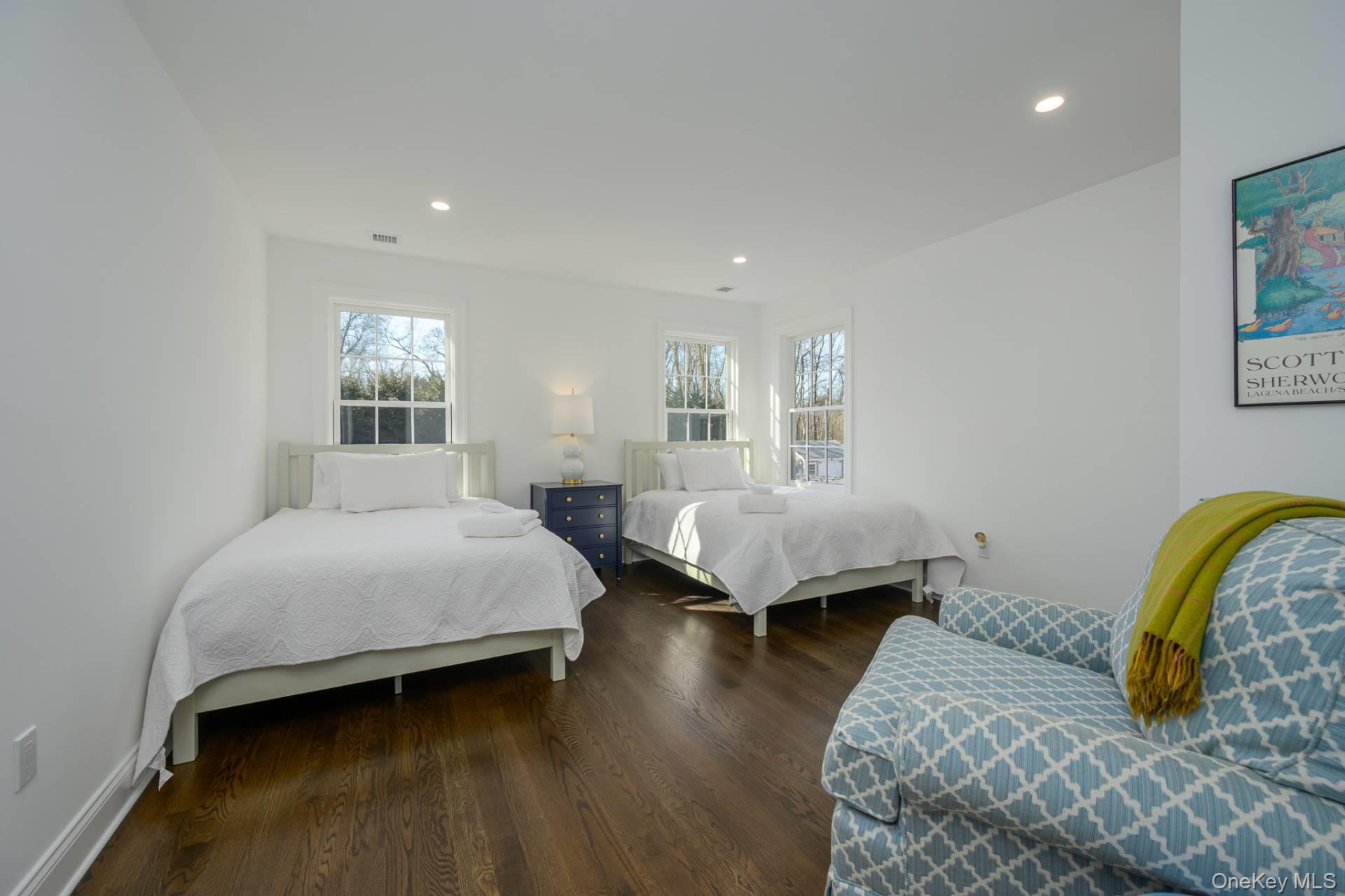 25 Oldfield Road, Southampton, NY 11968