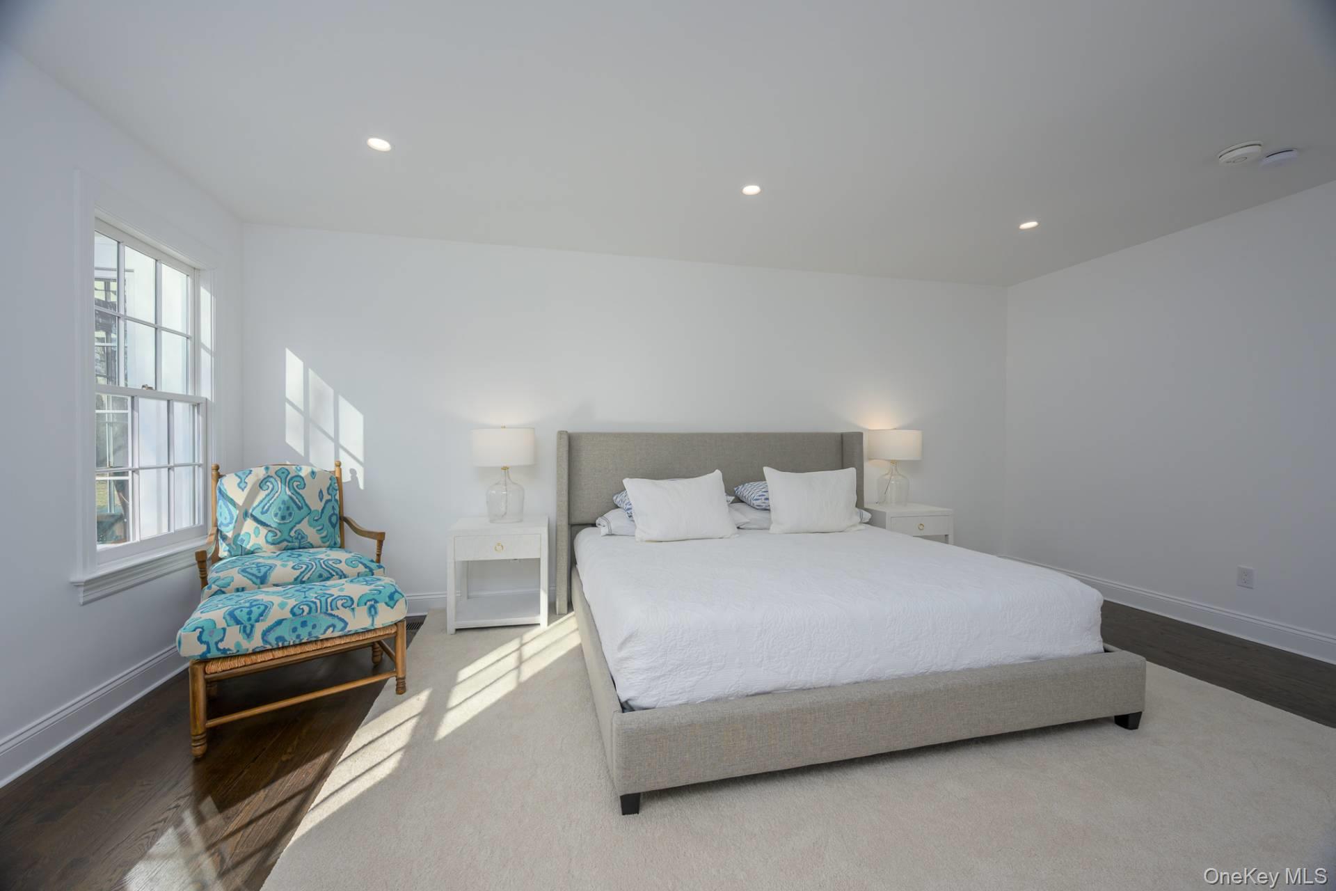 25 Oldfield Road, Southampton, NY 11968