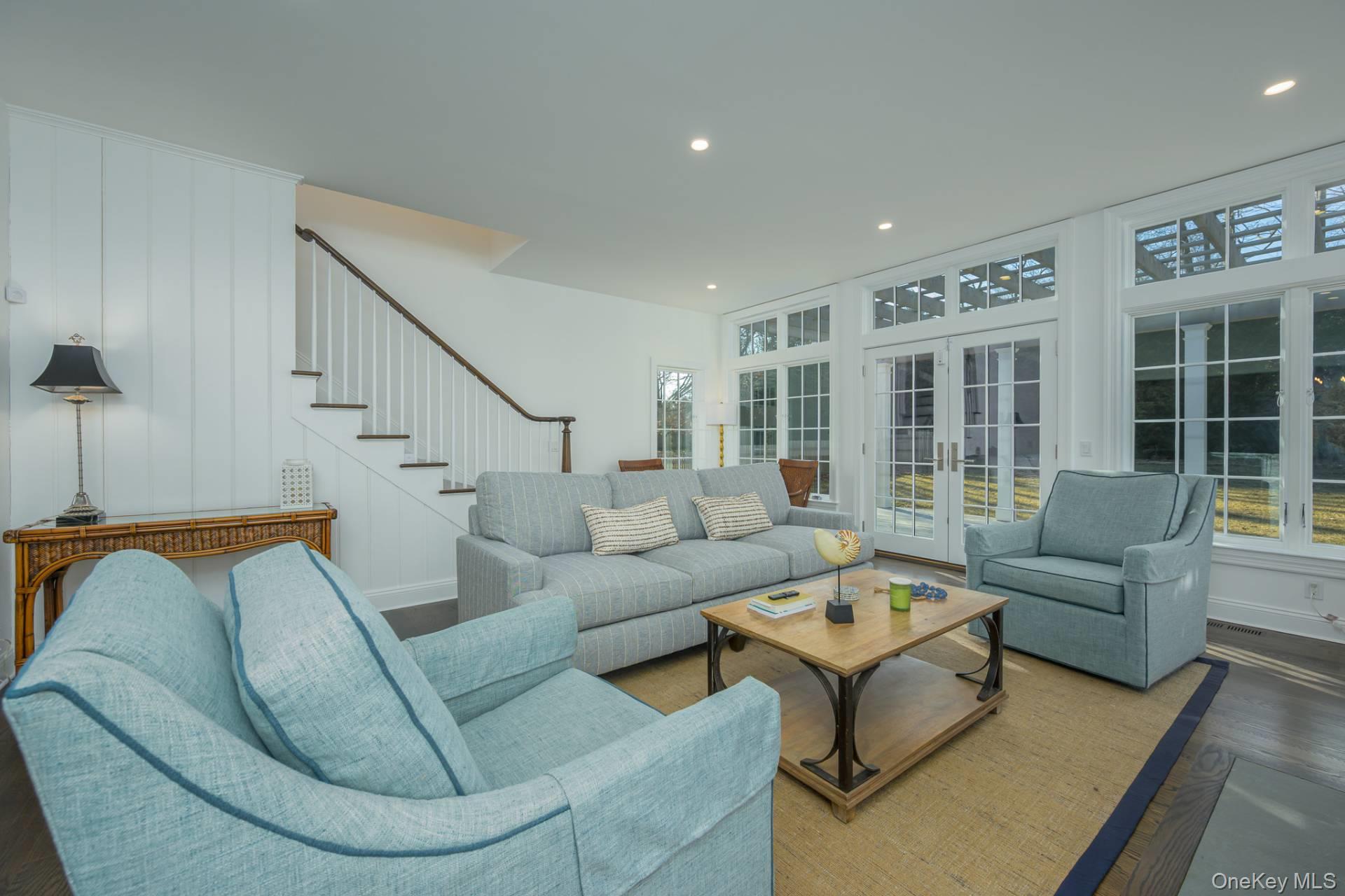 25 Oldfield Road, Southampton, NY 11968