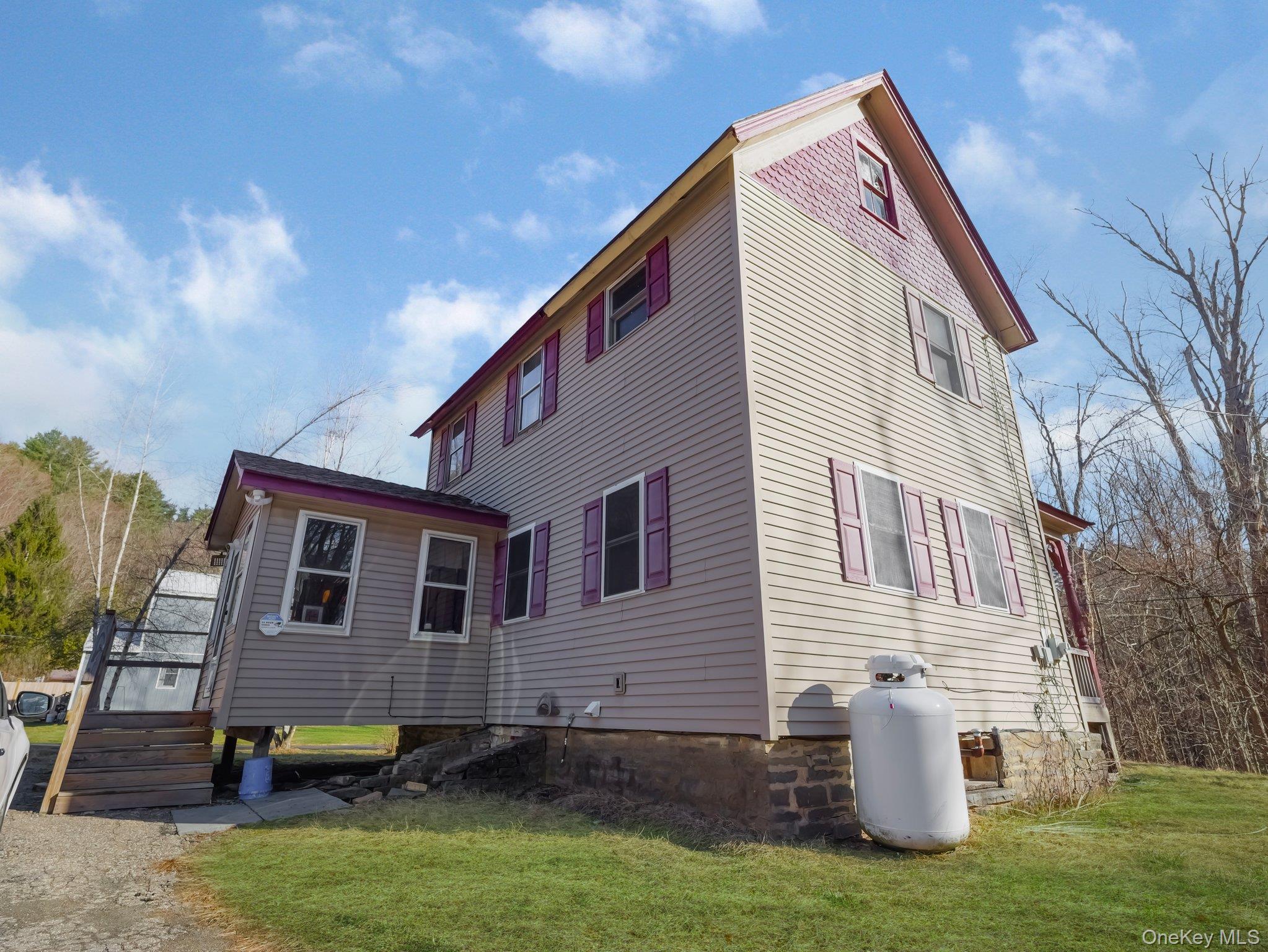 9 Swanerbury Road, Pond Eddy, NY 12770