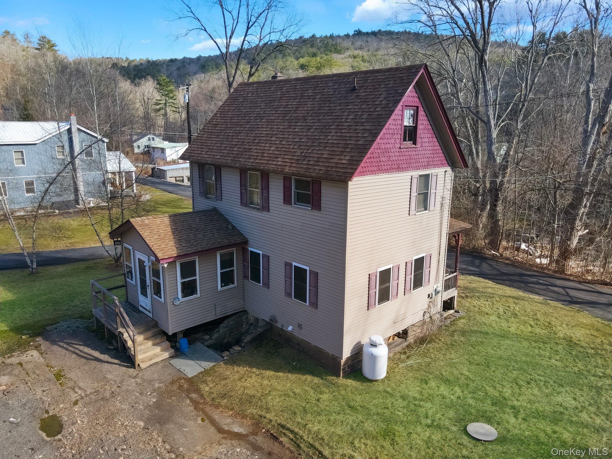 9 Swanerbury Road, Pond Eddy, NY 12770