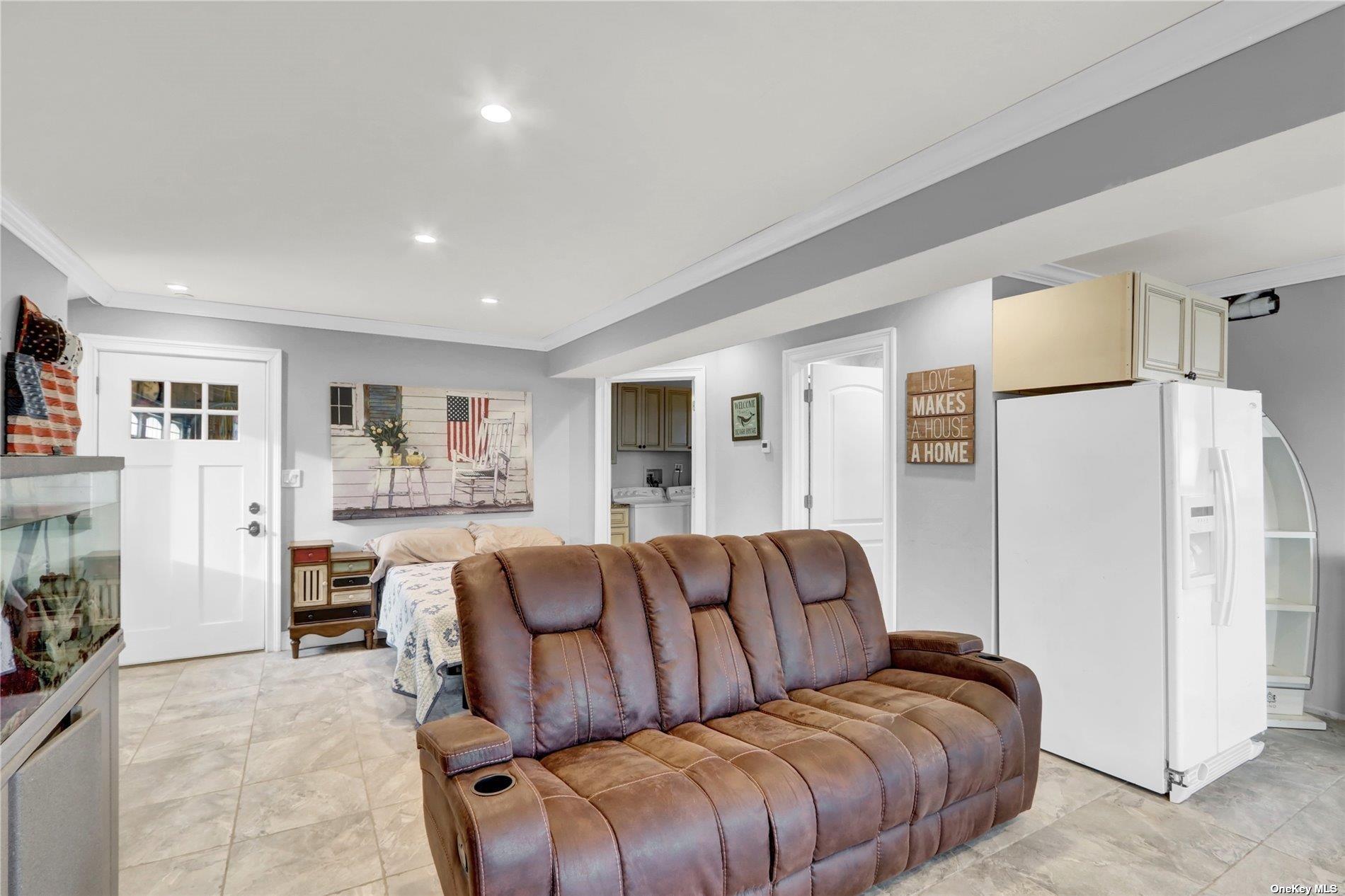 998 Pacific Street, Lindenhurst, NY 11757