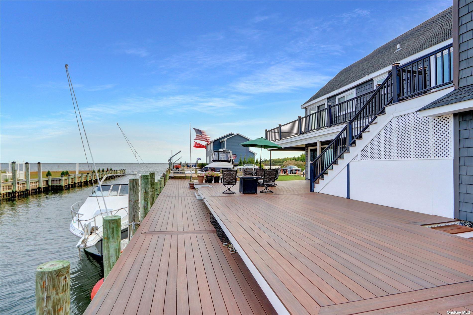 998 Pacific Street, Lindenhurst, NY 11757
