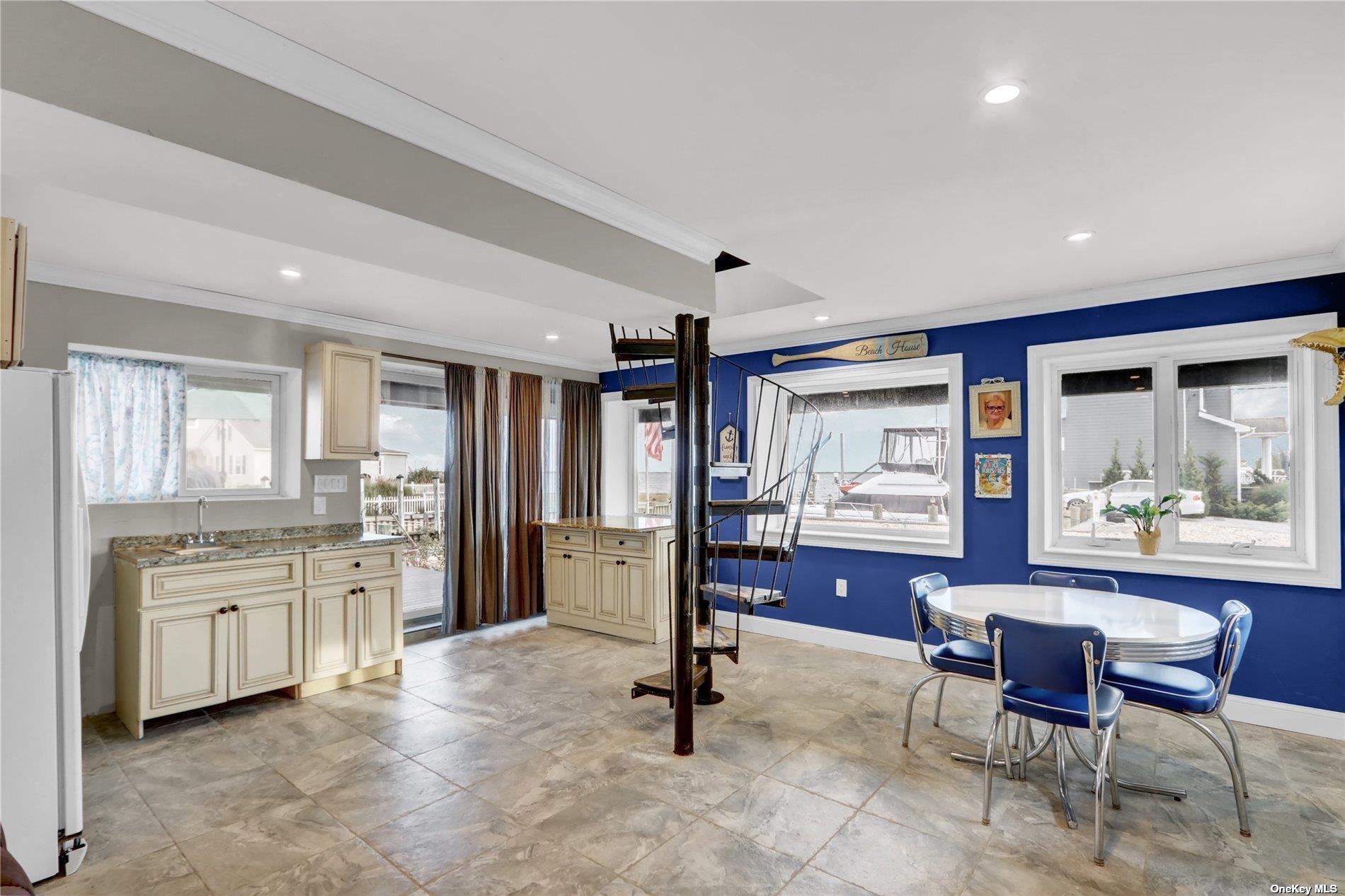 998 Pacific Street, Lindenhurst, NY 11757