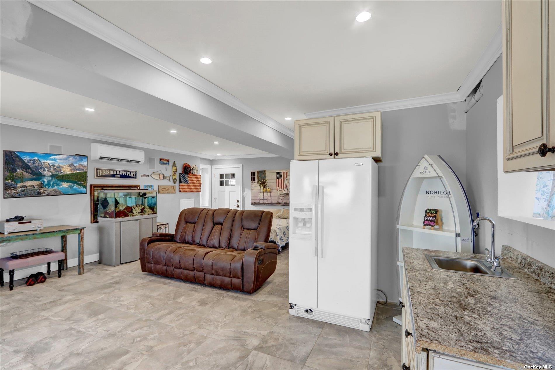 998 Pacific Street, Lindenhurst, NY 11757