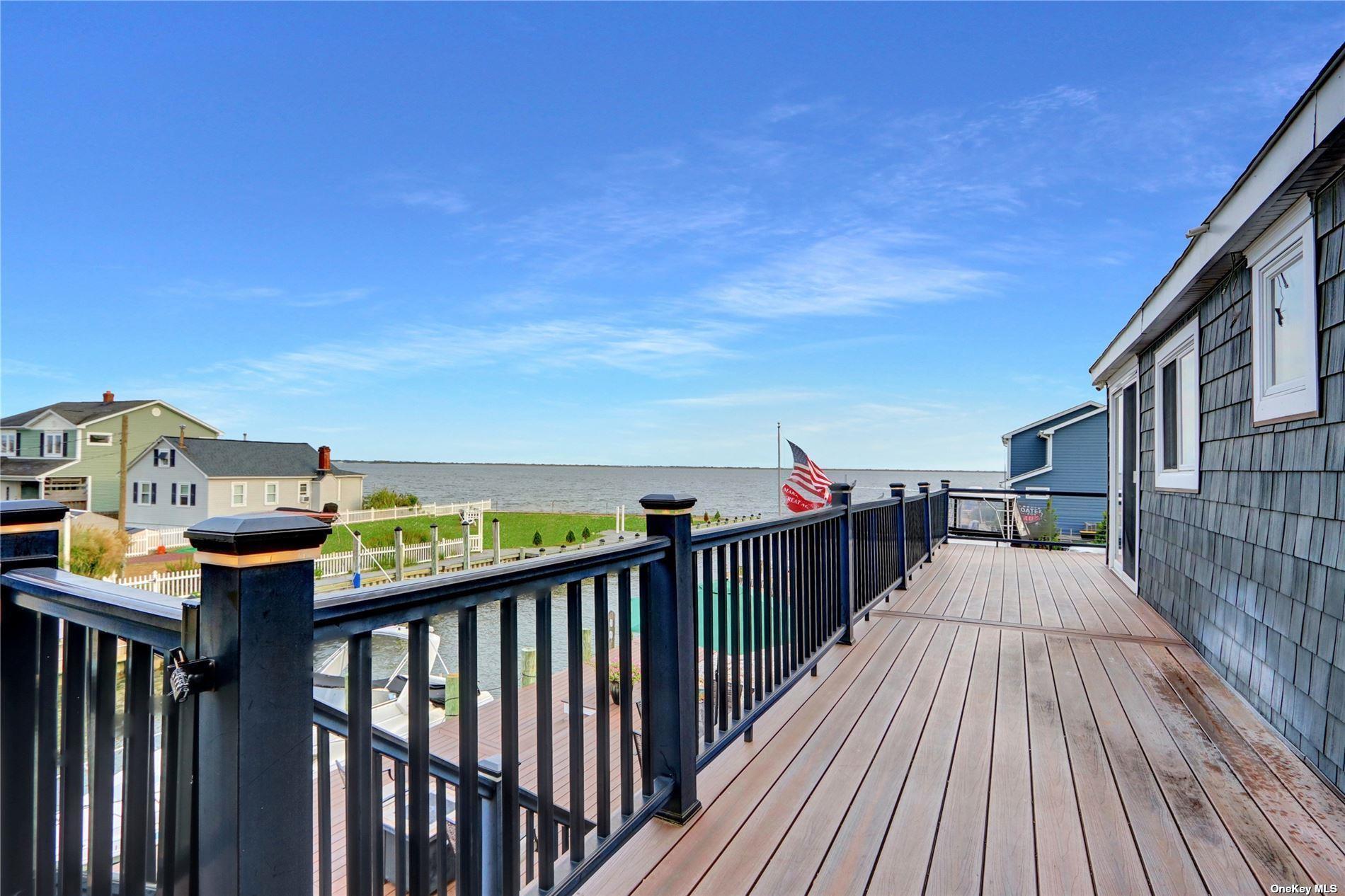 998 Pacific Street, Lindenhurst, NY 11757