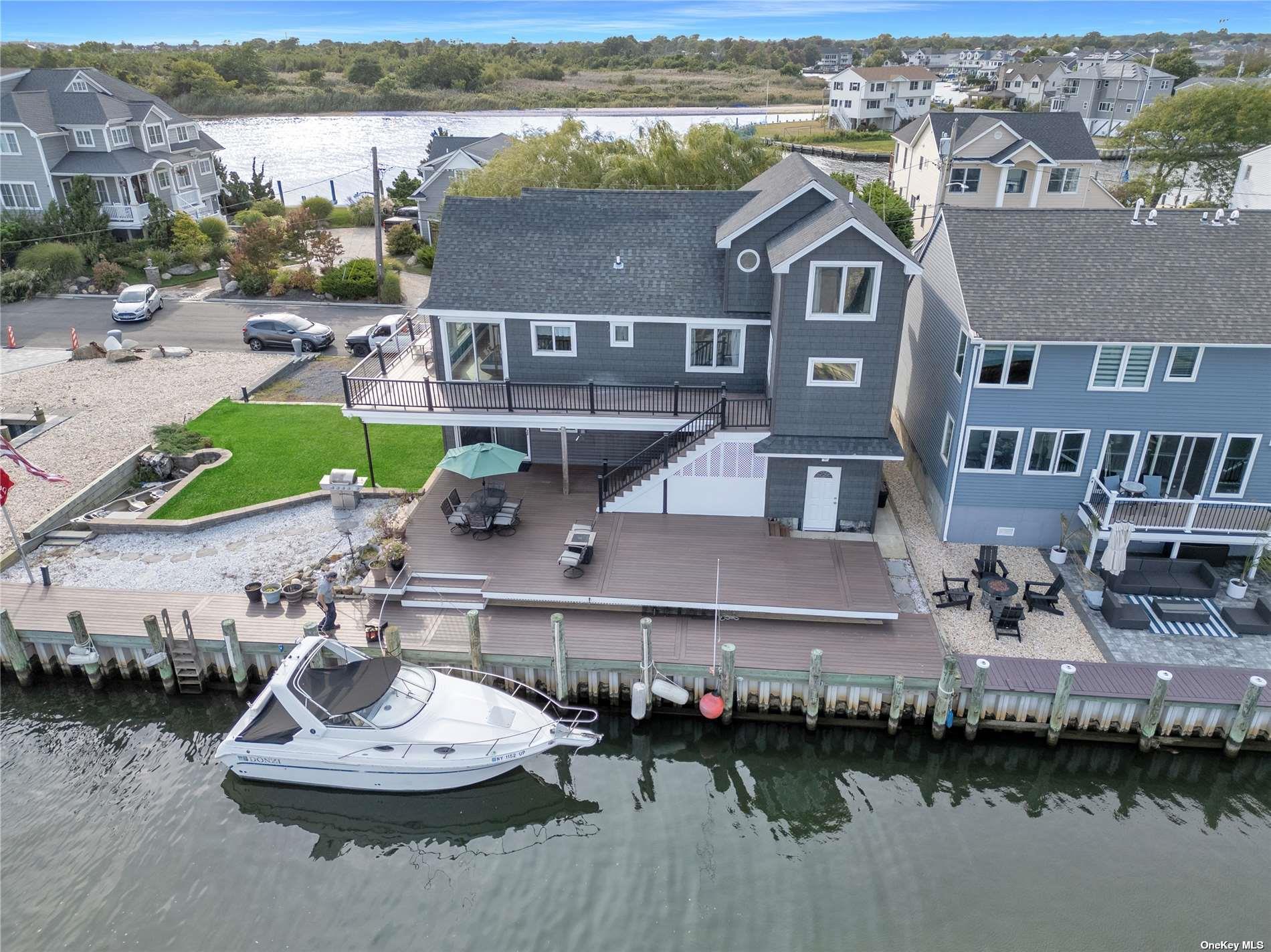 Lindenhurst, NY 11757
