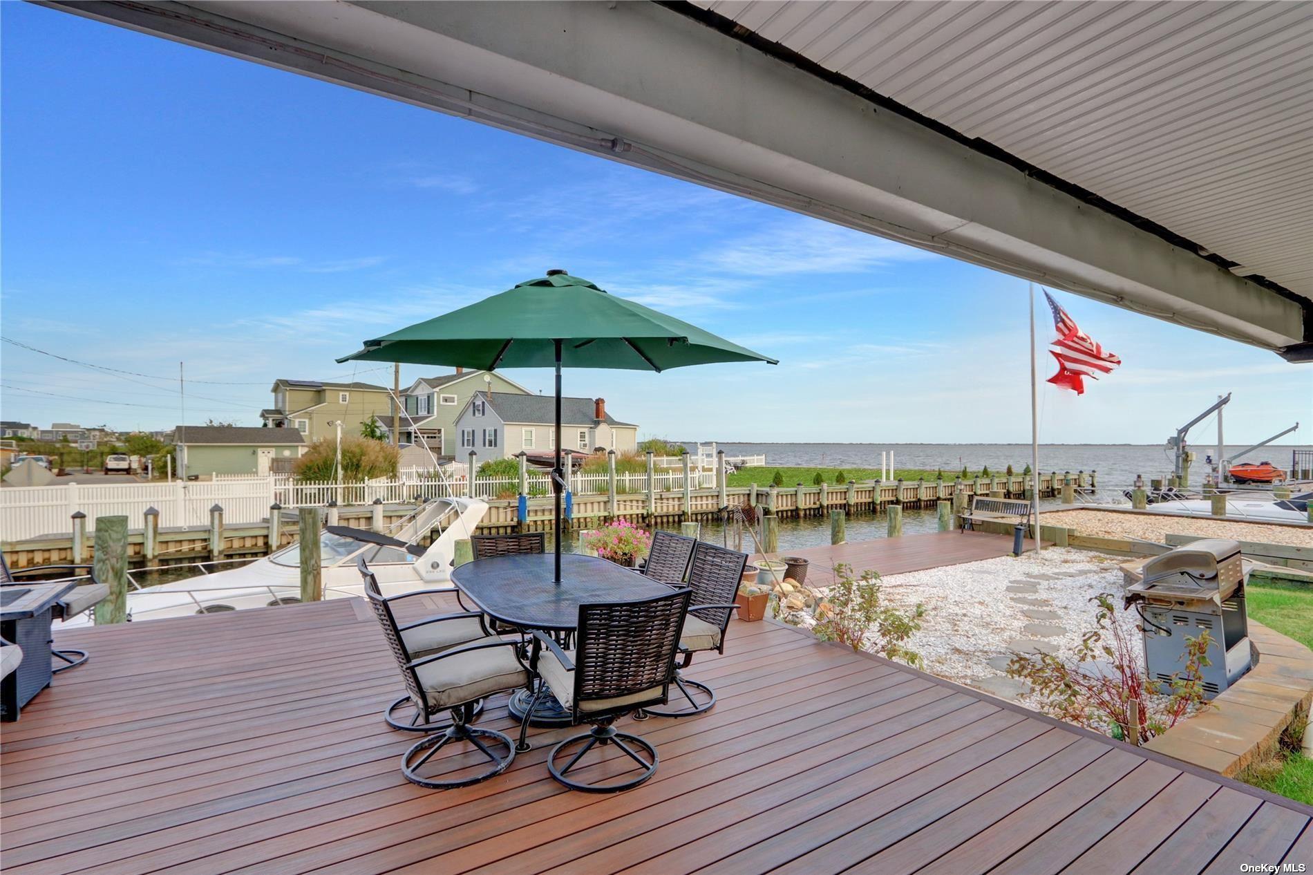 998 Pacific Street, Lindenhurst, NY 11757