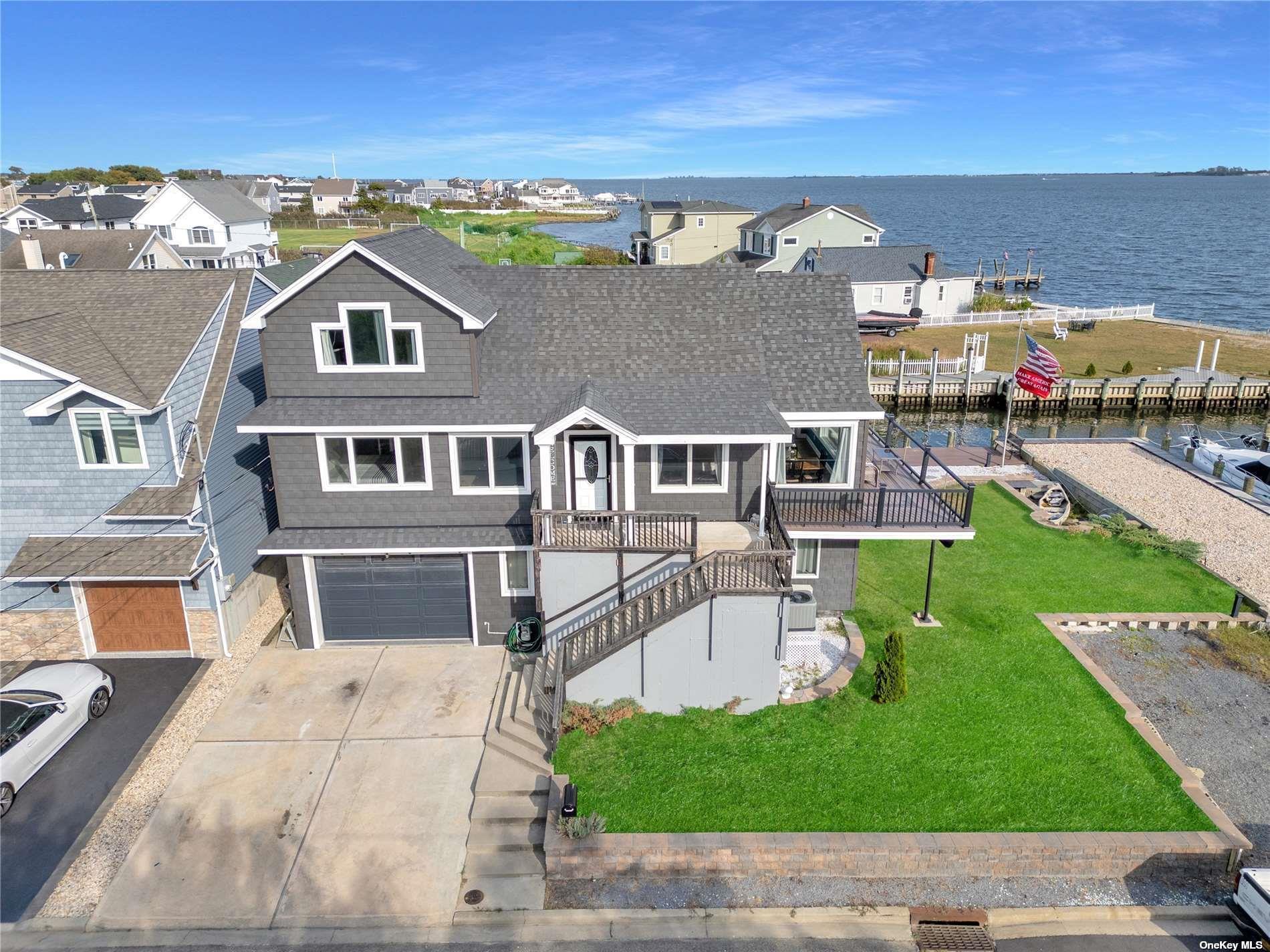998 Pacific Street, Lindenhurst, NY 11757