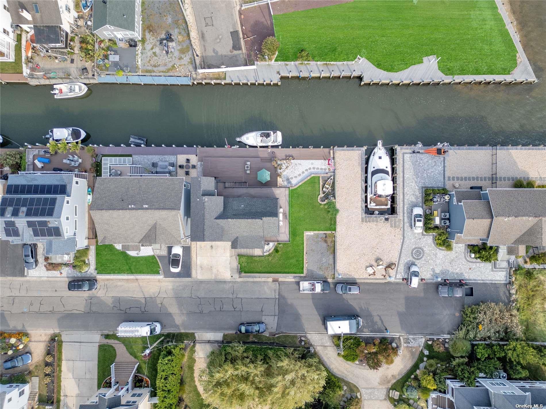 998 Pacific Street, Lindenhurst, NY 11757