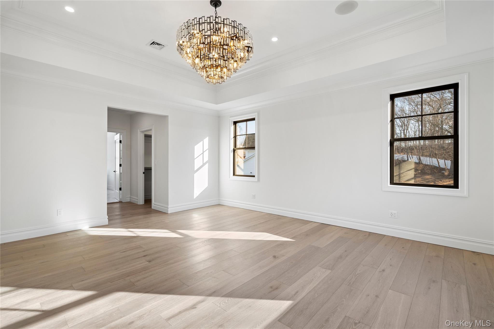 30 Main Parkway, Plainview, NY 11803