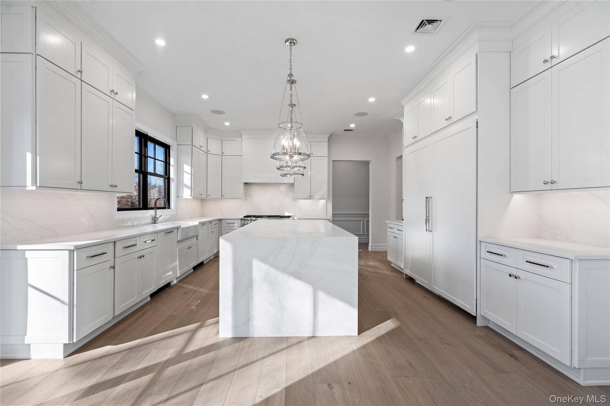 30 Main Parkway, Plainview, NY 11803