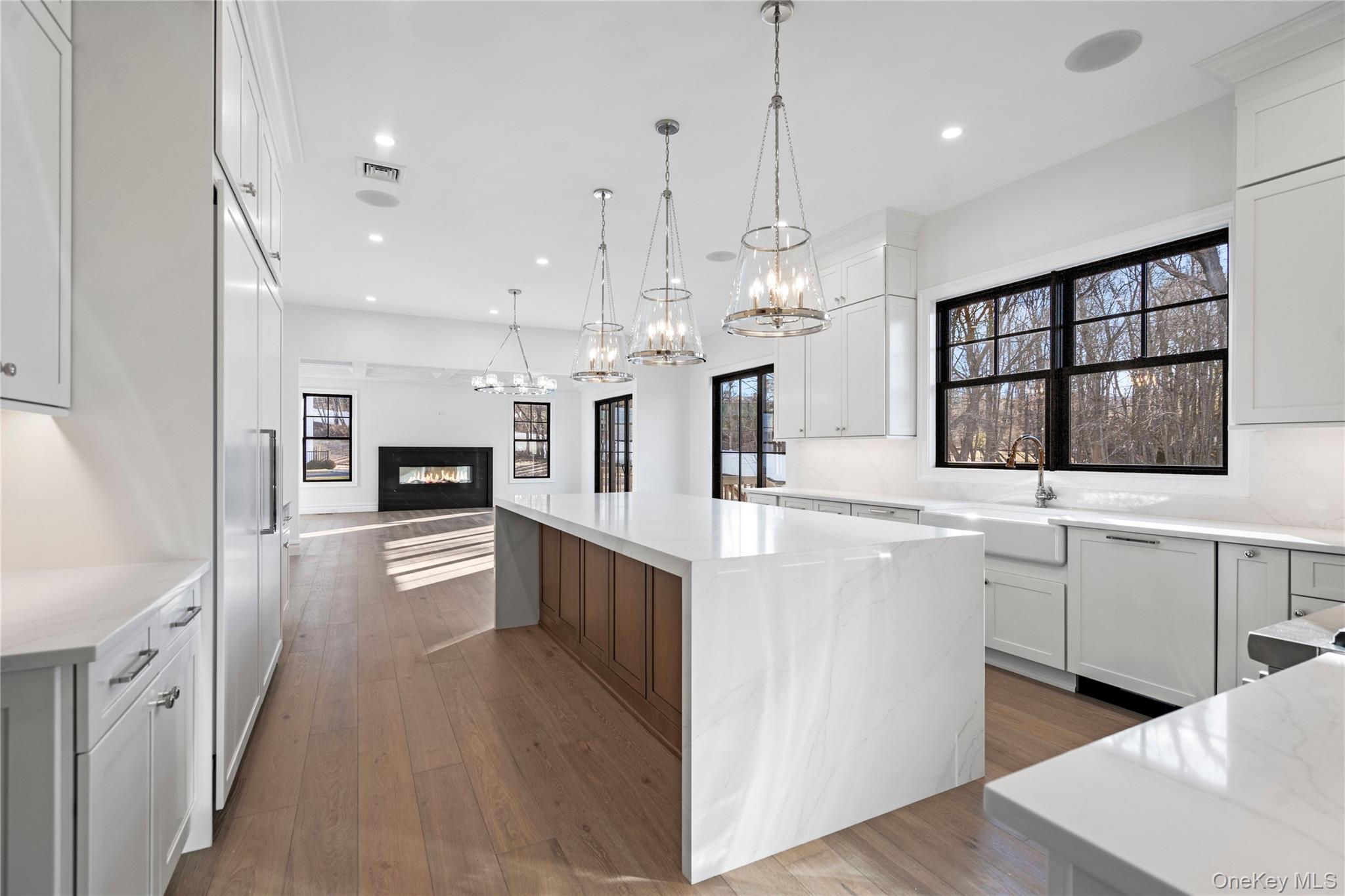 30 Main Parkway, Plainview, NY 11803