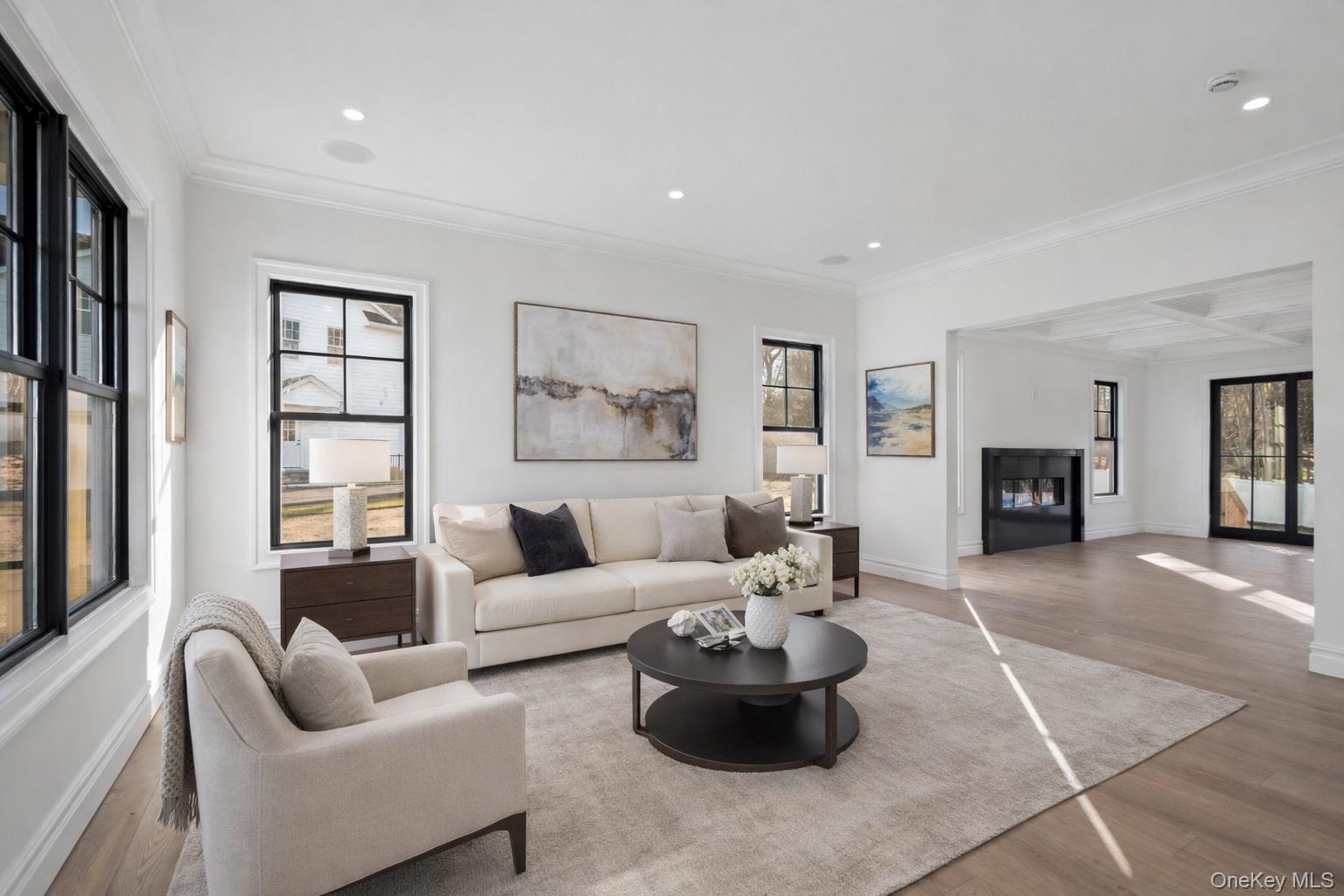 30 Main Parkway, Plainview, NY 11803