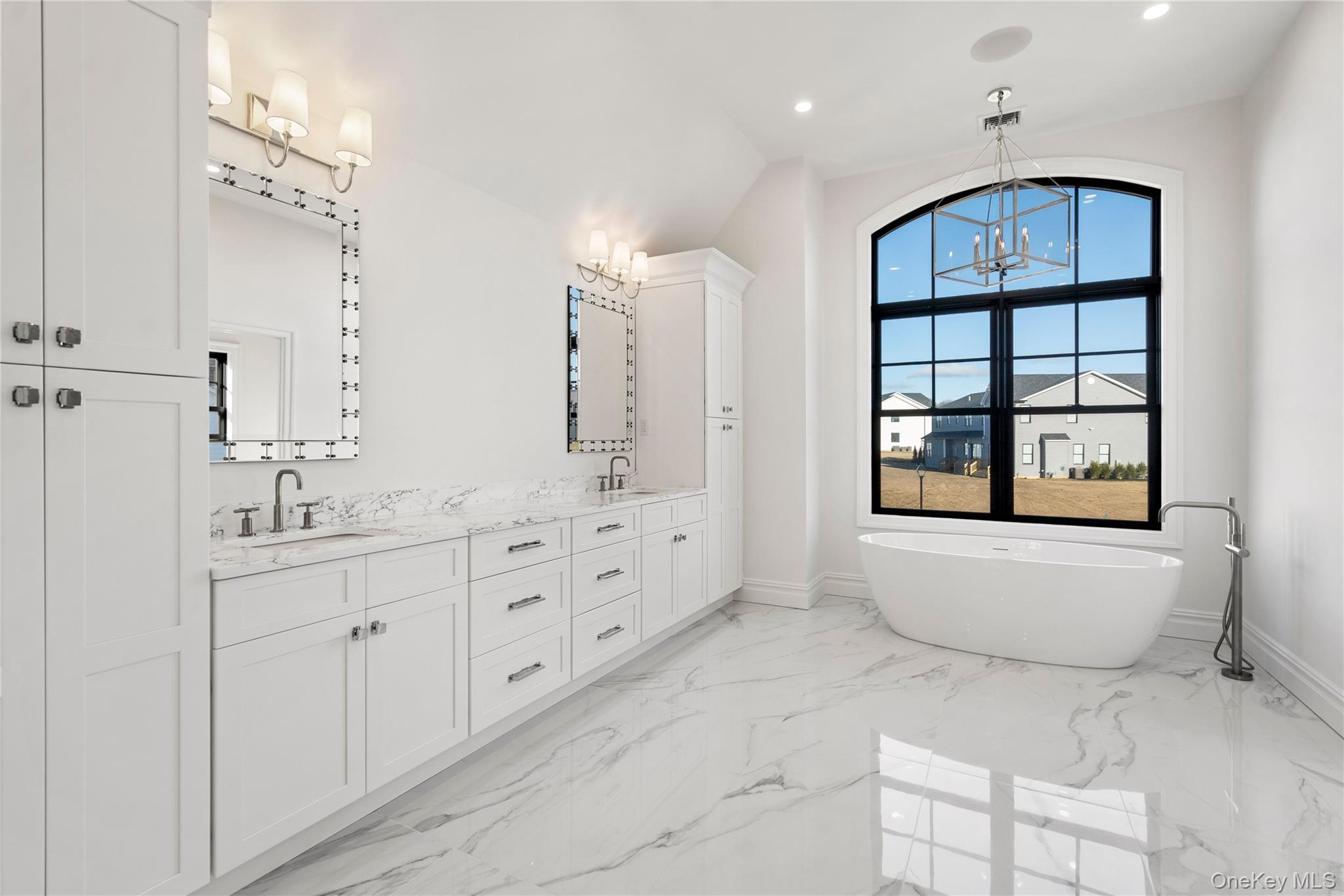 30 Main Parkway, Plainview, NY 11803