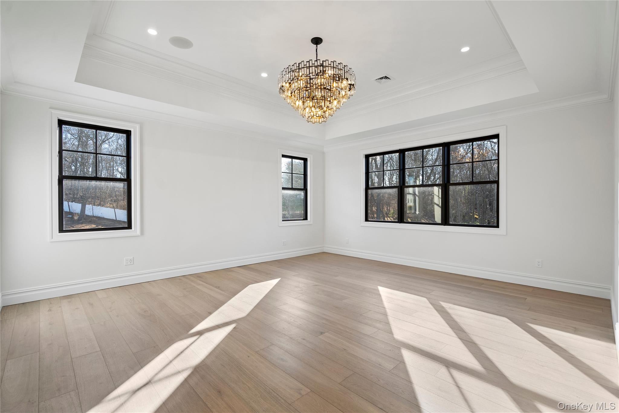 30 Main Parkway, Plainview, NY 11803