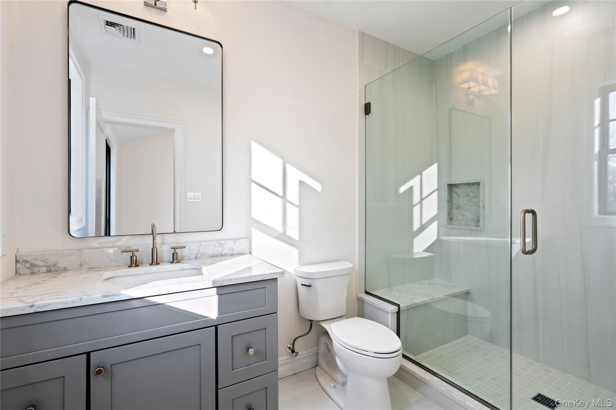 30 Main Parkway, Plainview, NY 11803