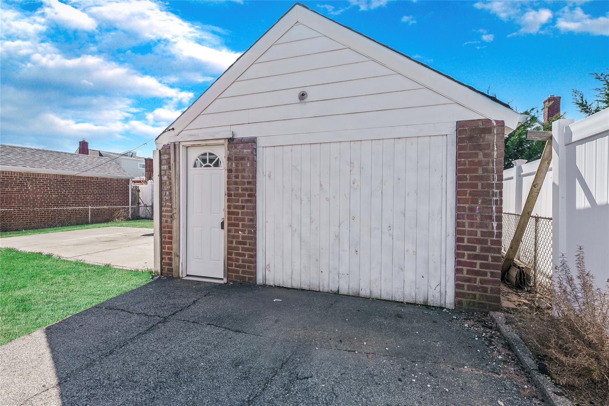 50 Stephen Place, Valley Stream, NY 11580