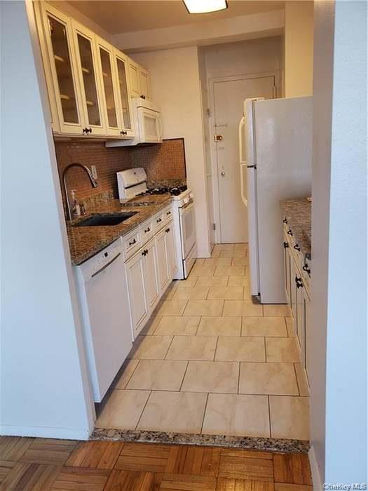 6 Fordham hill Oval # 15F, Bronx, NY 10468