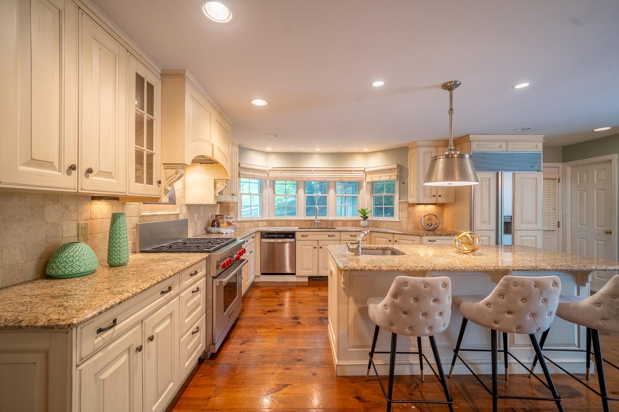 10 Hickory Lane, Glen Cove, NY 11542