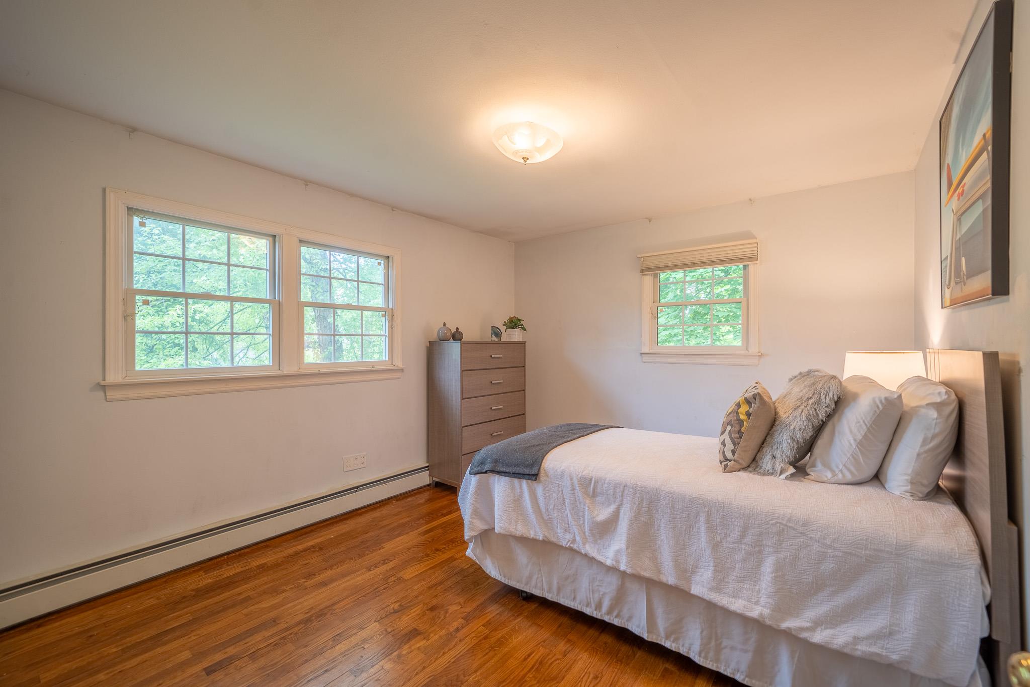 10 Hickory Lane, Glen Cove, NY 11542