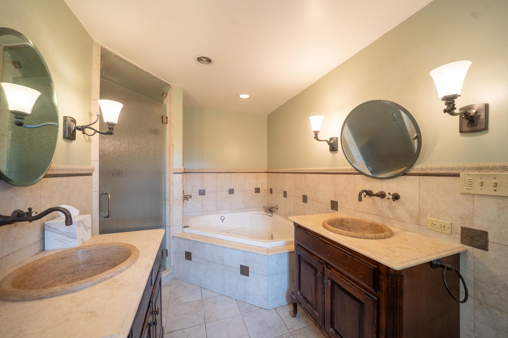 10 Hickory Lane, Glen Cove, NY 11542