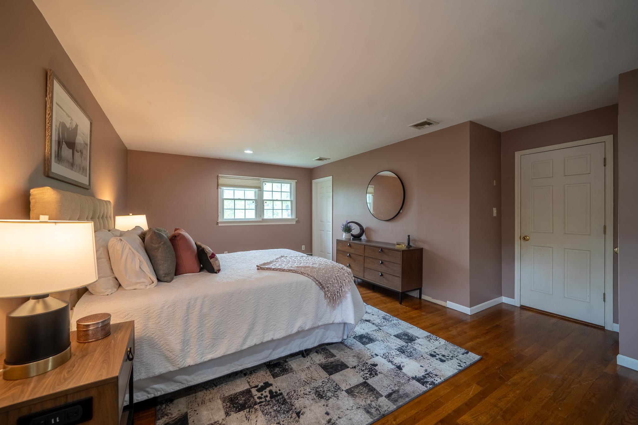 10 Hickory Lane, Glen Cove, NY 11542