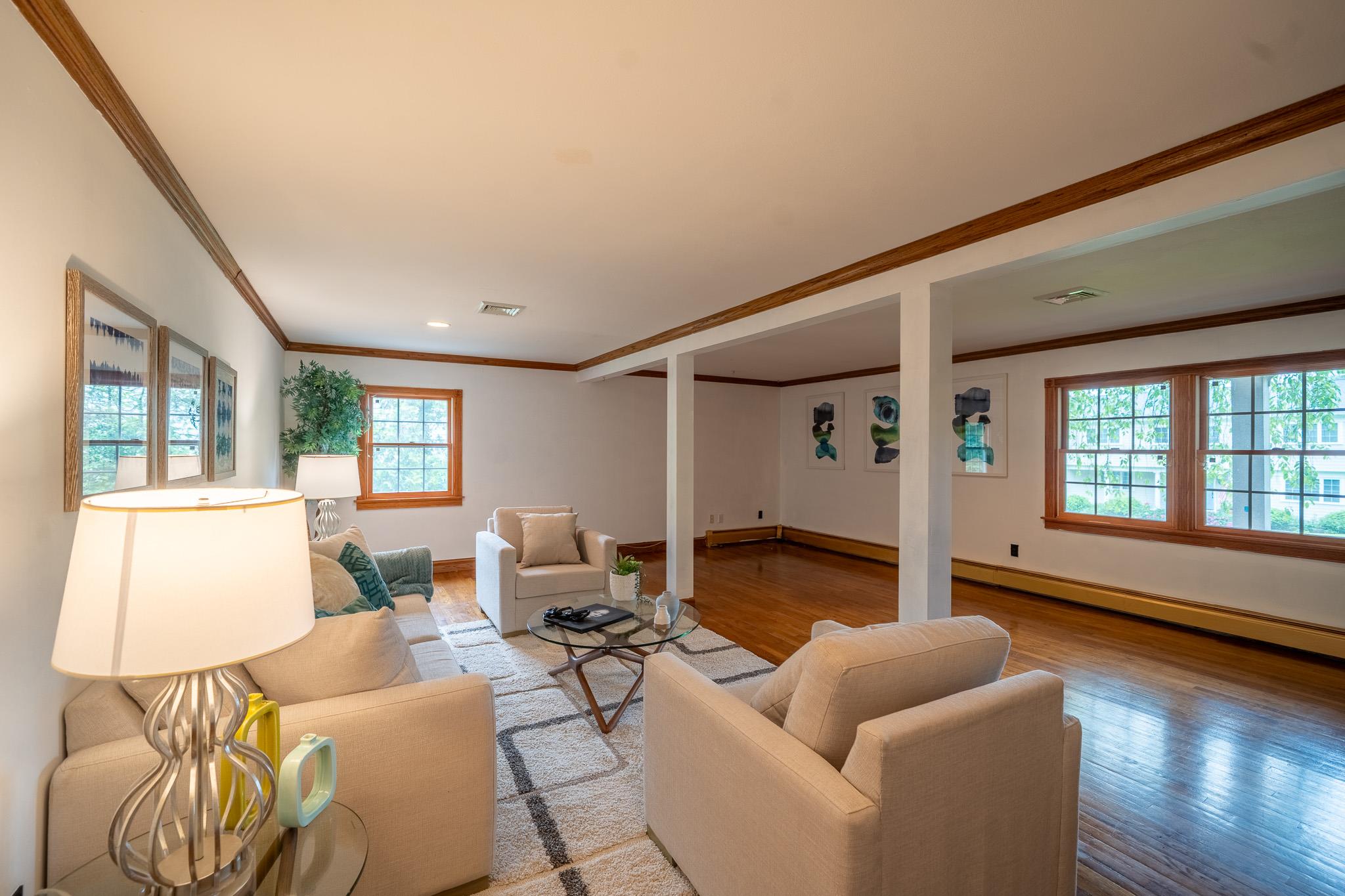 10 Hickory Lane, Glen Cove, NY 11542