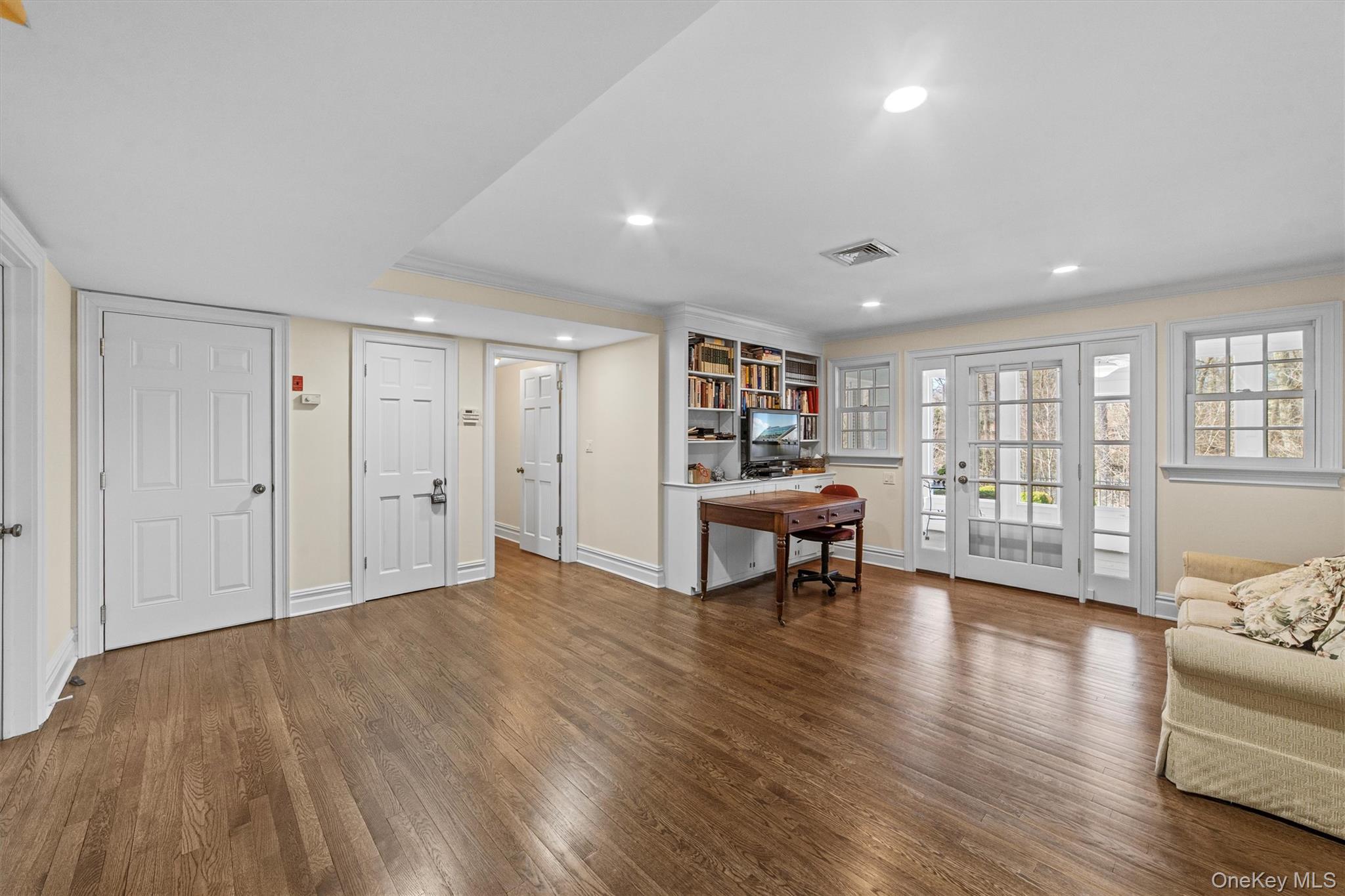 52 Oakledge Road, Bronxville, NY 10708