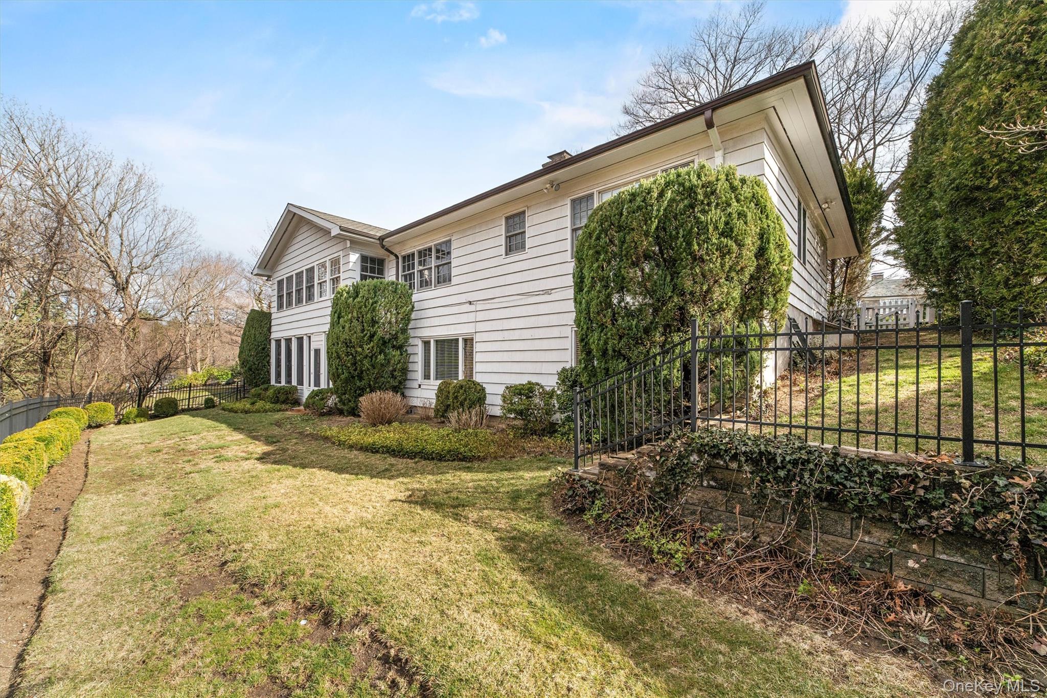 52 Oakledge Road, Bronxville, NY 10708