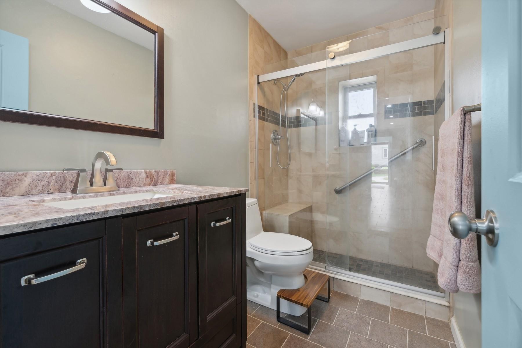 605 Lake Court # 605, Middle Island, NY 11953