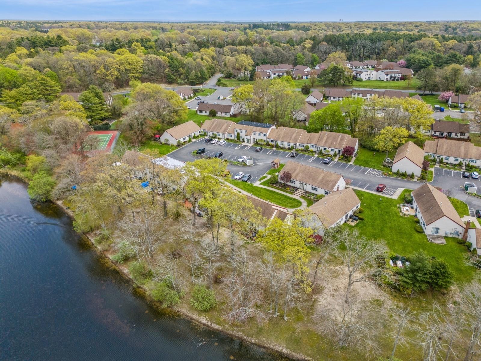 605 Lake Court # 605, Middle Island, NY 11953