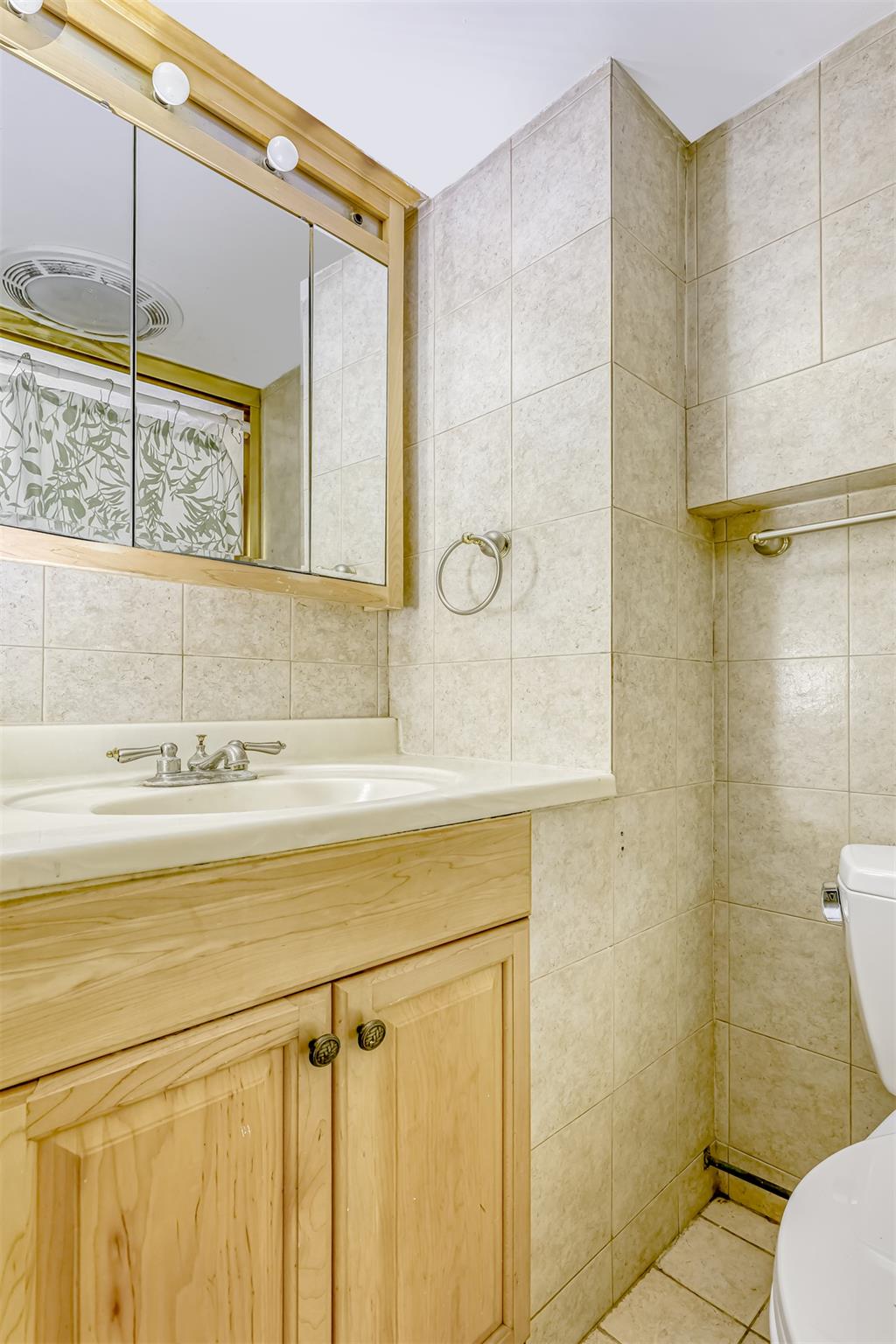 19 Glenbrook Road, Monsey, NY 10952