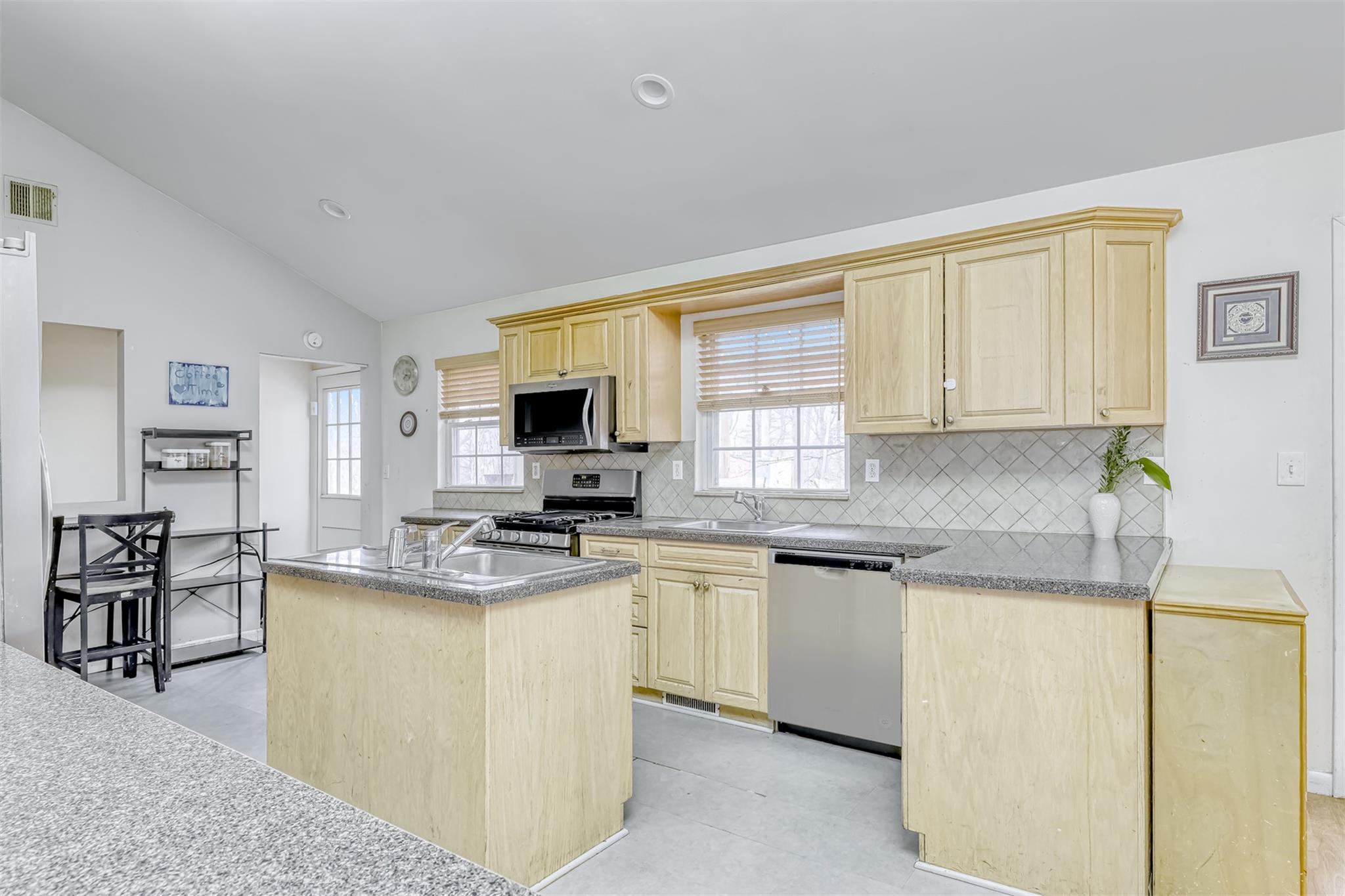 19 Glenbrook Road, Monsey, NY 10952