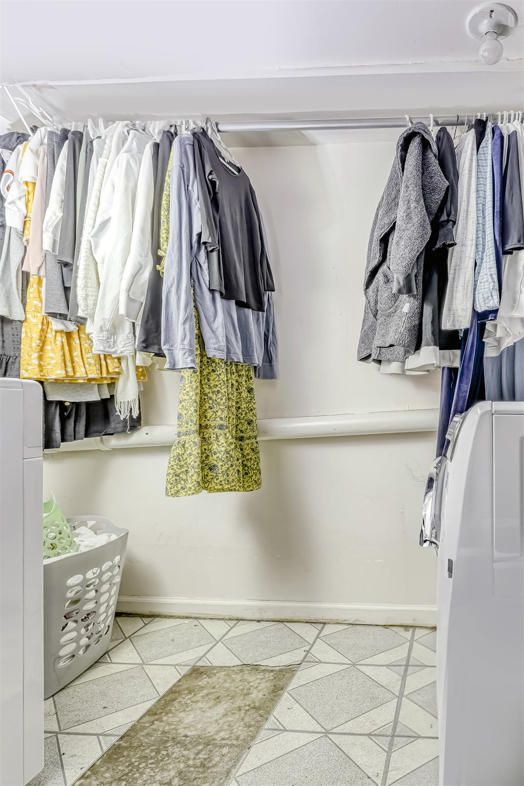 19 Glenbrook Road, Monsey, NY 10952