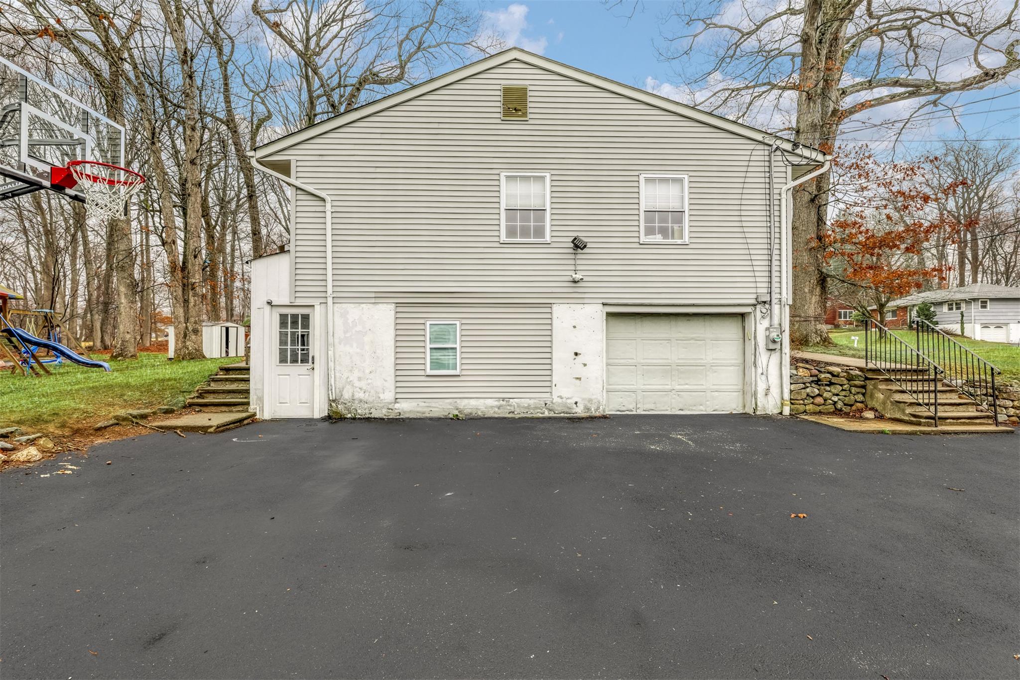 19 Glenbrook Road, Monsey, NY 10952