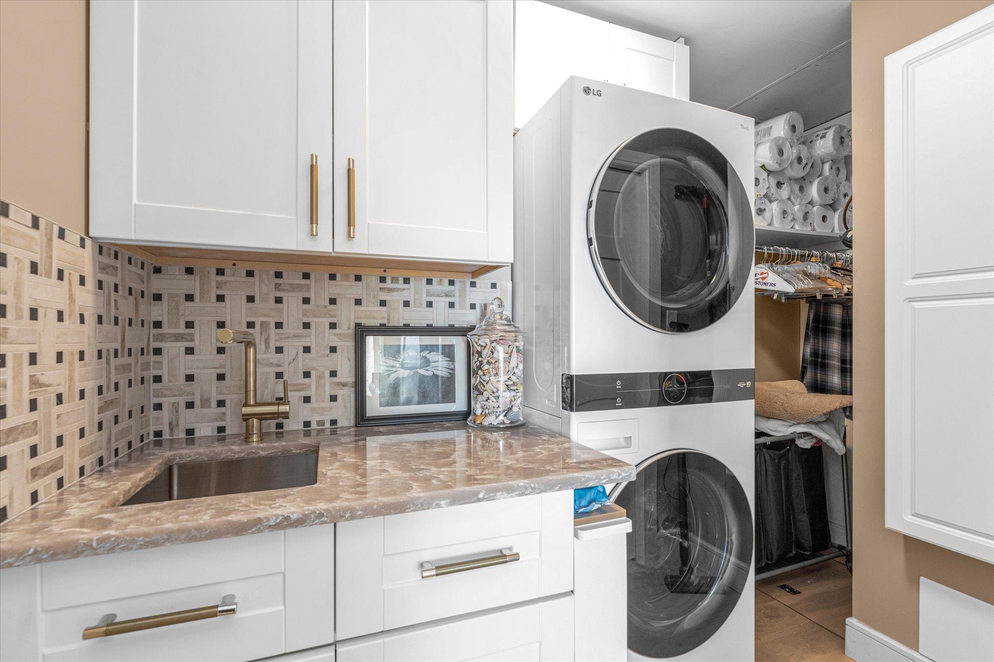 31 Casino Street # PH, Freeport, NY 11520