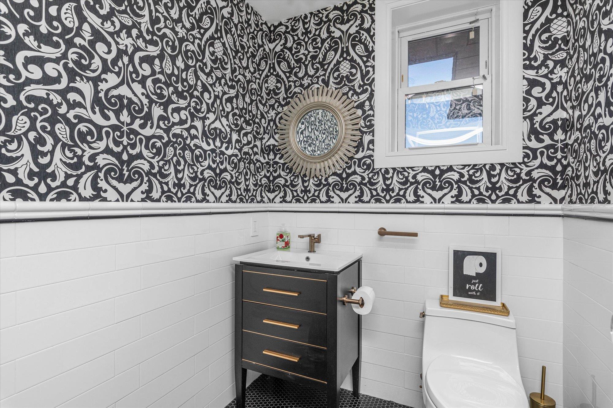 31 Casino Street # PH, Freeport, NY 11520