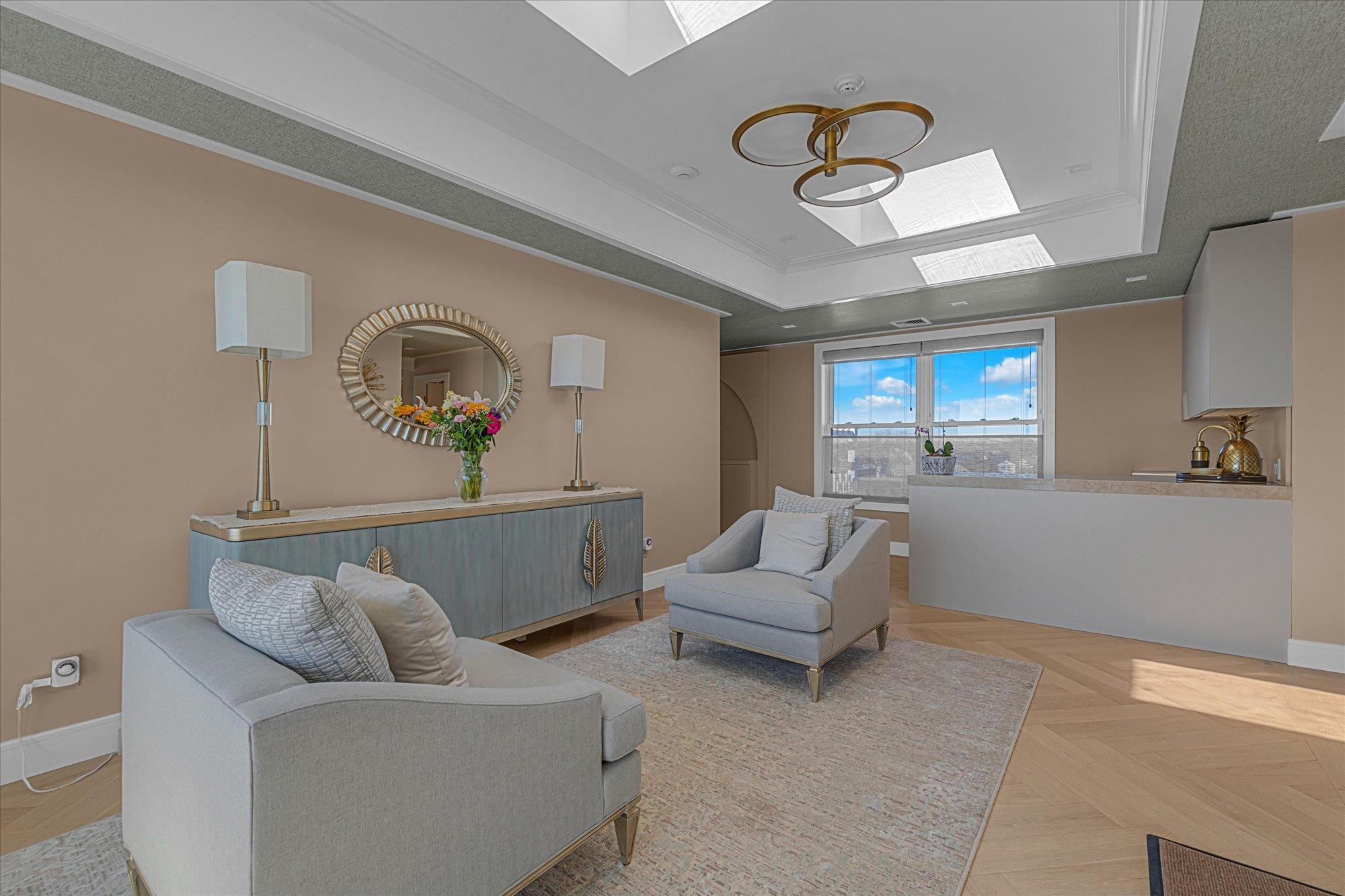 31 Casino Street # PH, Freeport, NY 11520