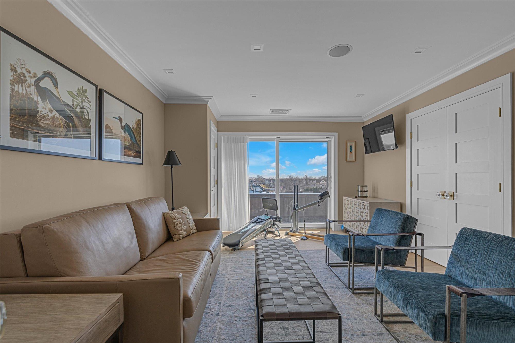 31 Casino Street # PH, Freeport, NY 11520