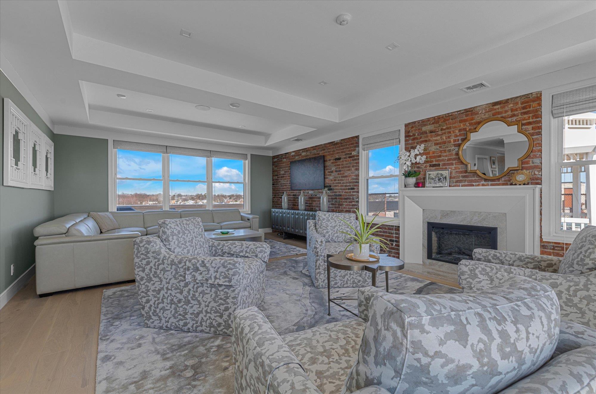 31 Casino Street # PH, Freeport, NY 11520